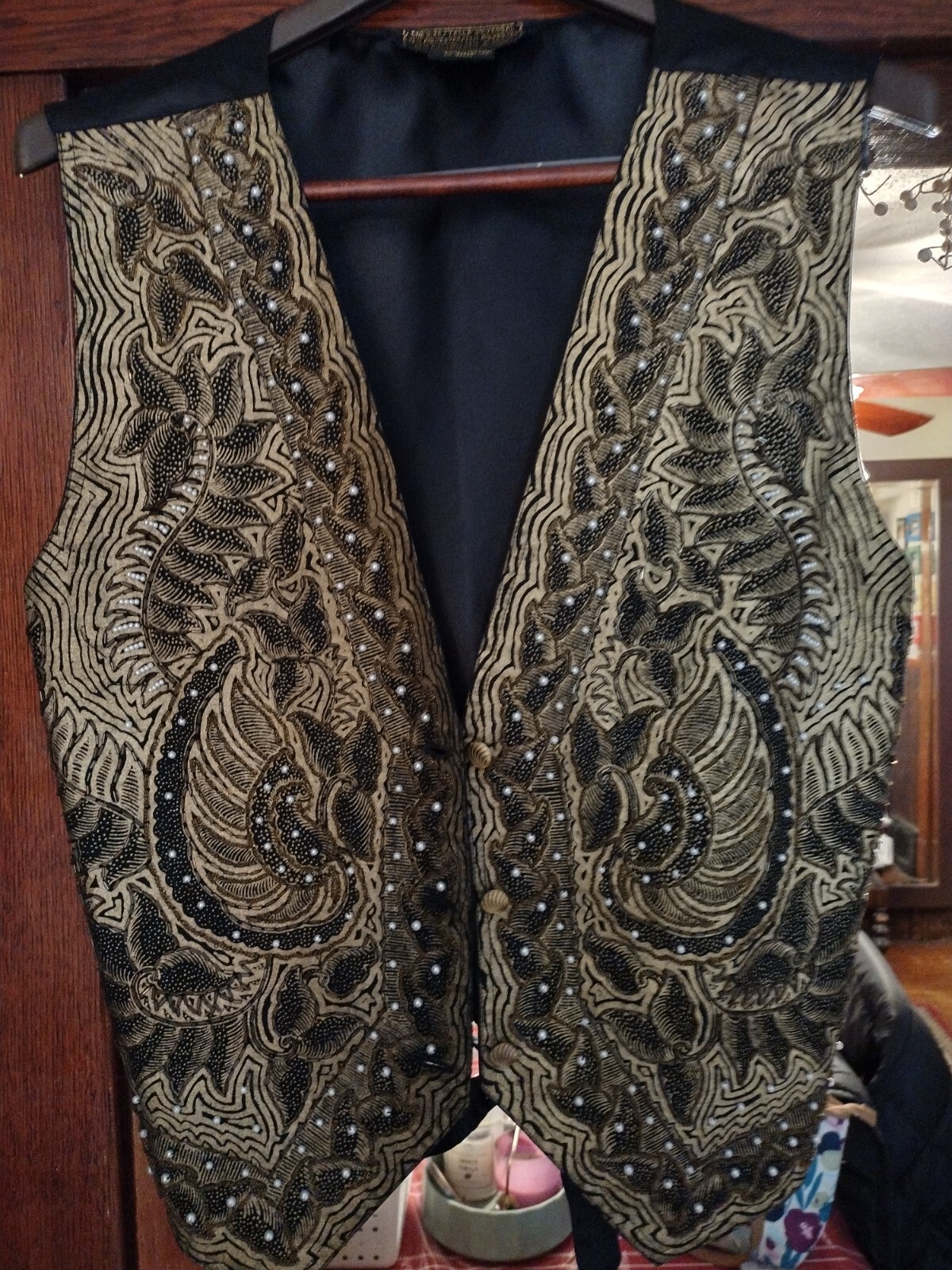 Vintage Women s Embroidered/Beaded Vest