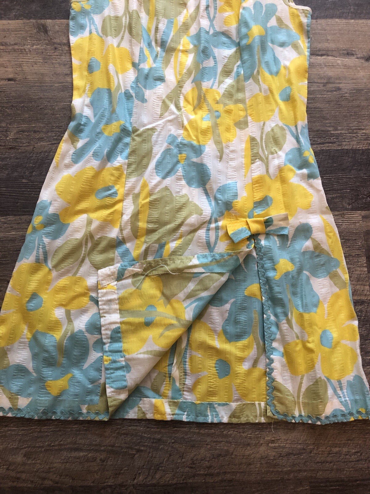 Dash About 1960’s Vintage Flower Power Shift House Dress