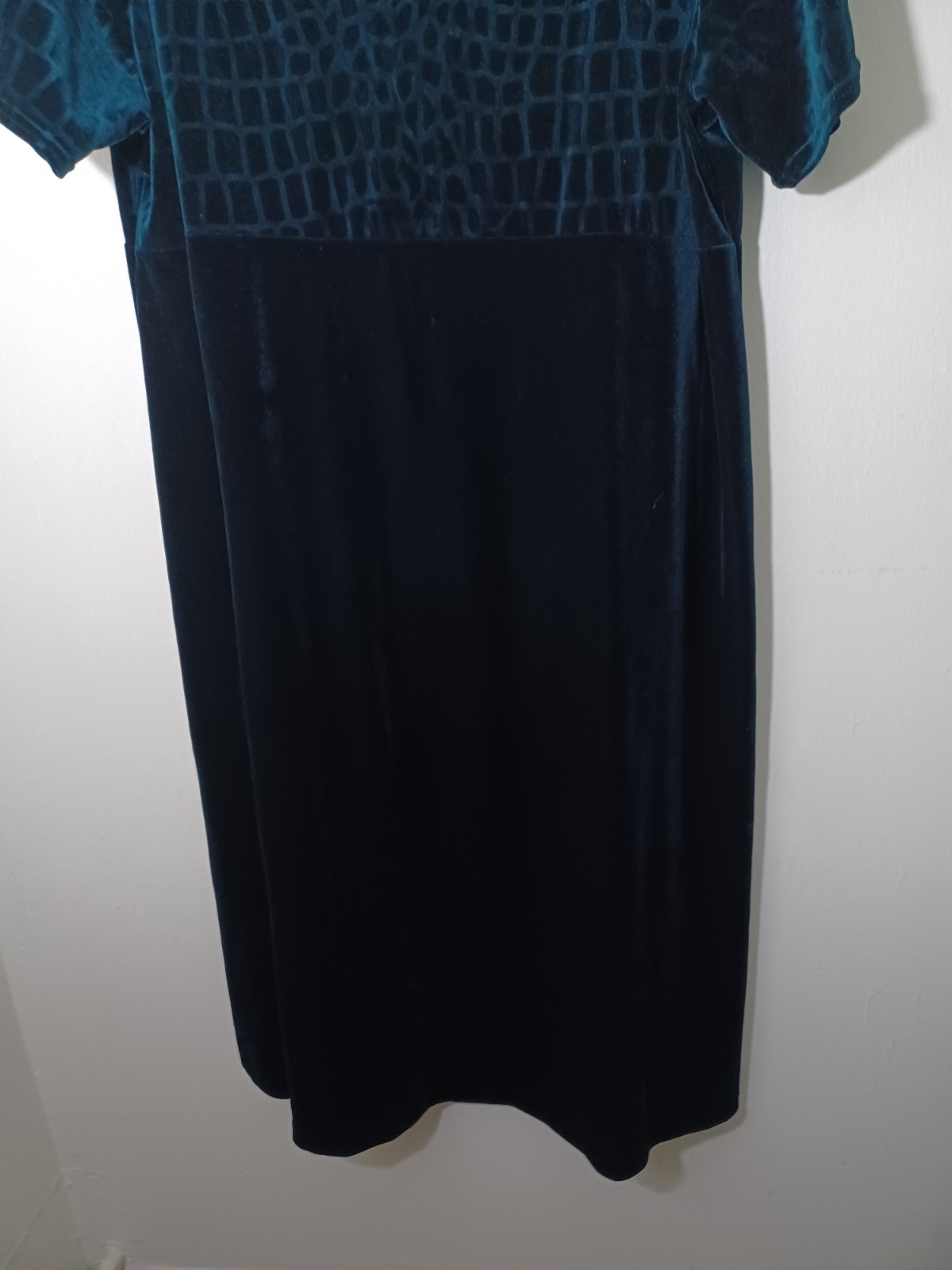 Fashion Bug Woman’s Vintage 1990’s Soft Velvet PullOn Dress Green 26/28W