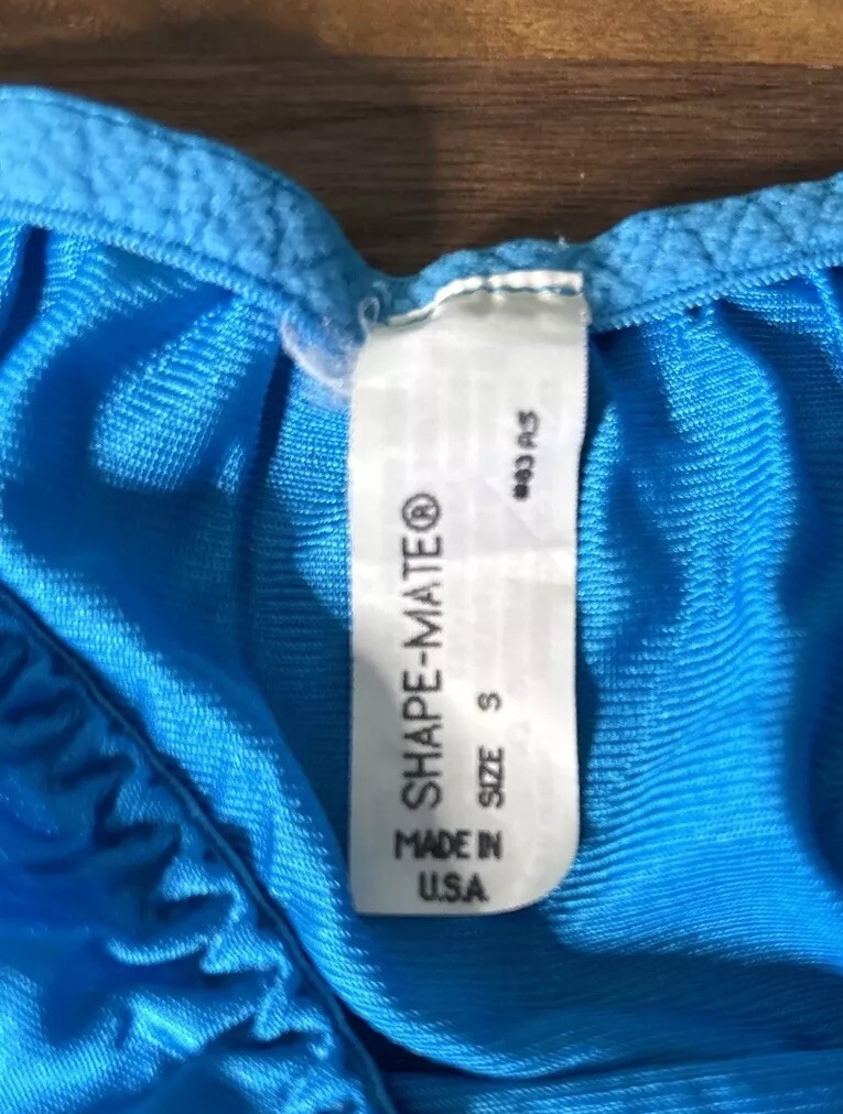 VINTAGE SILKY NYLON BIKINI Panties sz S Second Skin Shape-mate USA Union Made