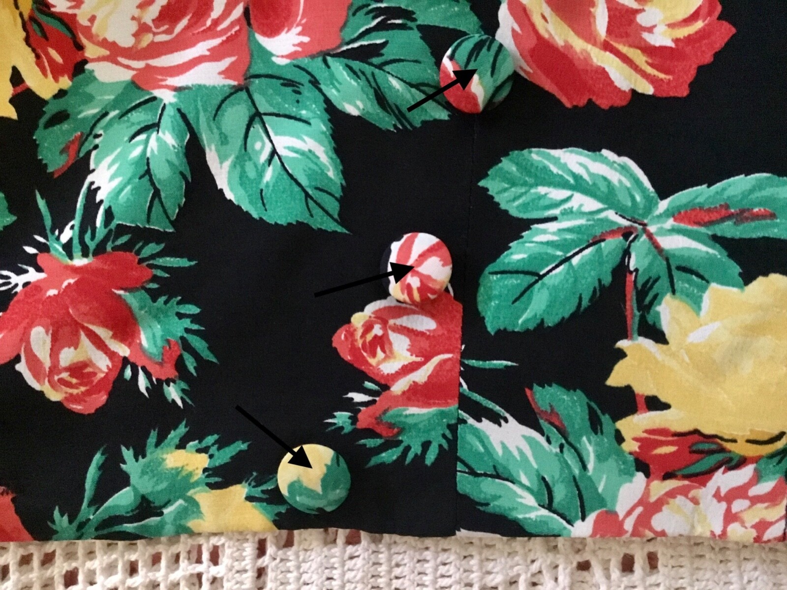 VTG A.B.S. CLOTHING COLLECTION RAYON JACKET SZ SM-PETITE FLORAL ON BLACK USA