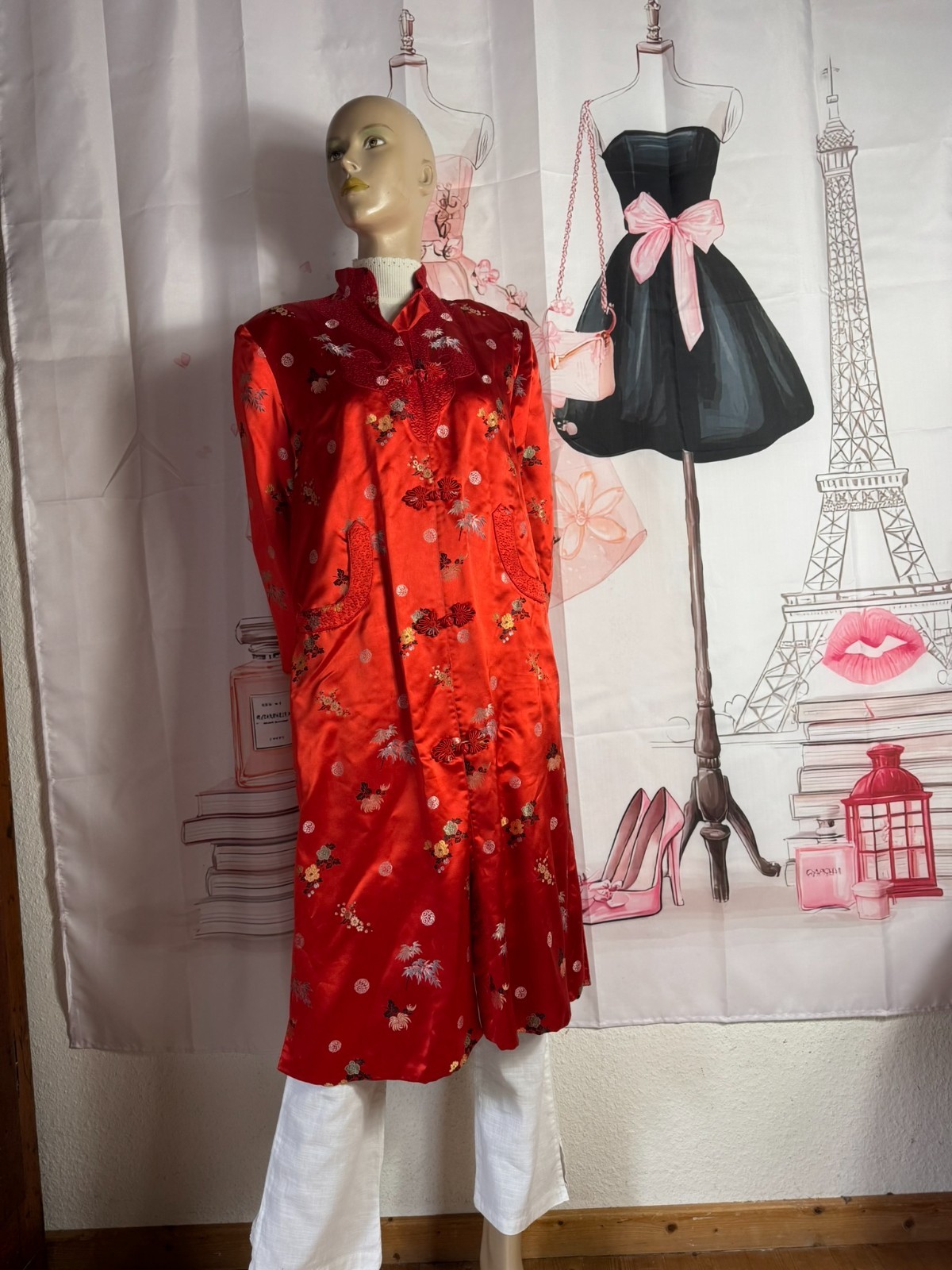 Vintage Kimono Silk Coat Red China Coat 70s Embroidery Silk Size 38 40 42