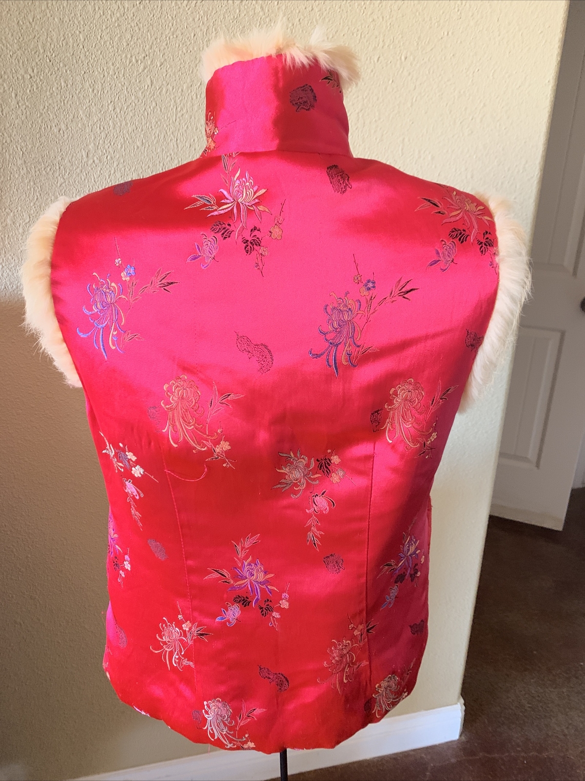 Vintage 70s Asian Ethnic Rabbit Fur Trim Red Satin Vest Boho Hippie Festival L
