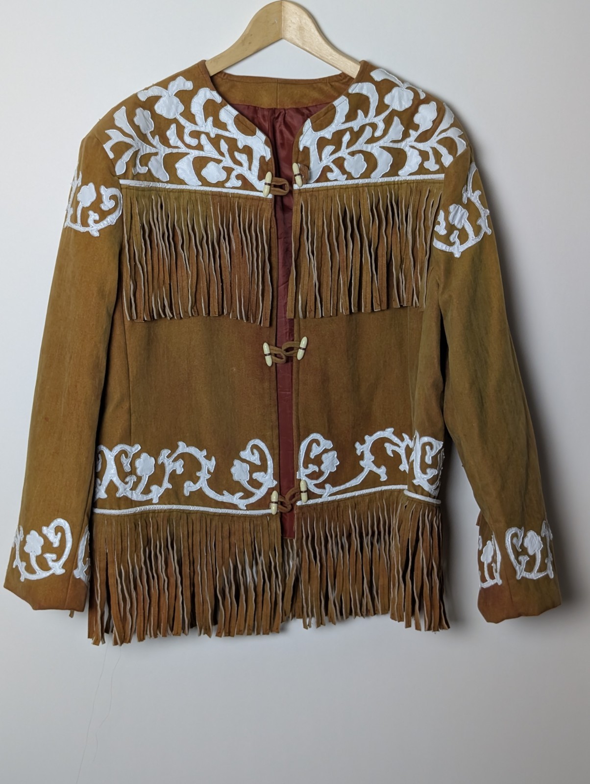 VTG Western Suede Fringe Jacket White Floral Applique Boho Toogle Coat 23×24