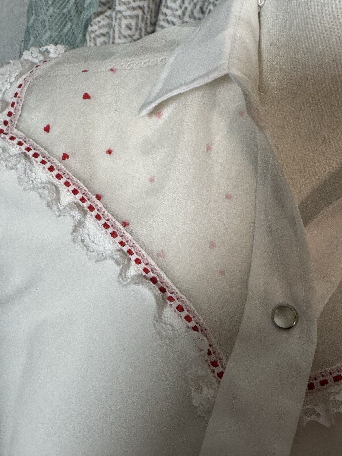 Karman Vintage White Long Sheer Sleeves Lace Pearl Snap Buttons Hearts 9/10