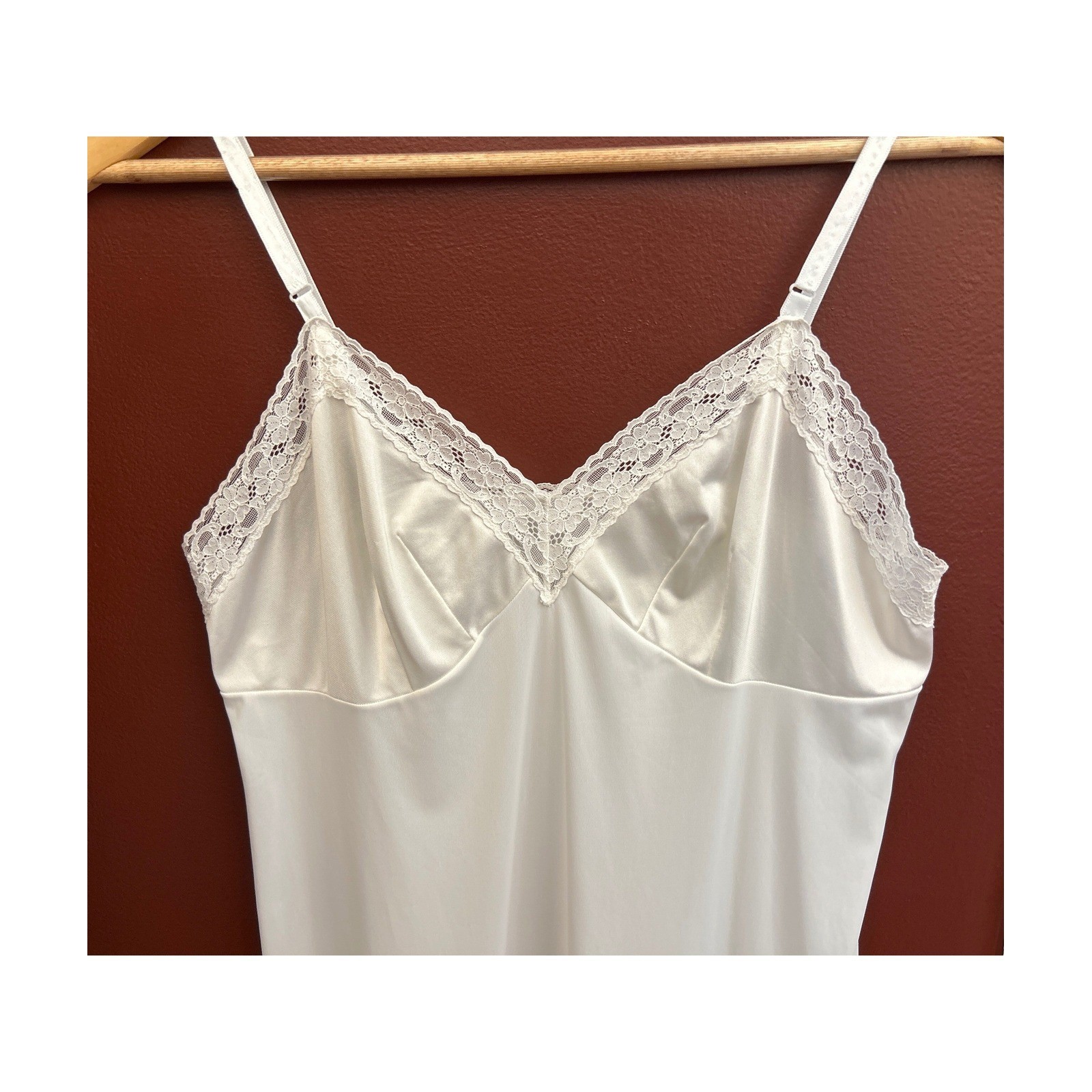 Vintage 60,s 70,s Vanity Fair Full Slip Lingerie Coquette Retro Lace Trim