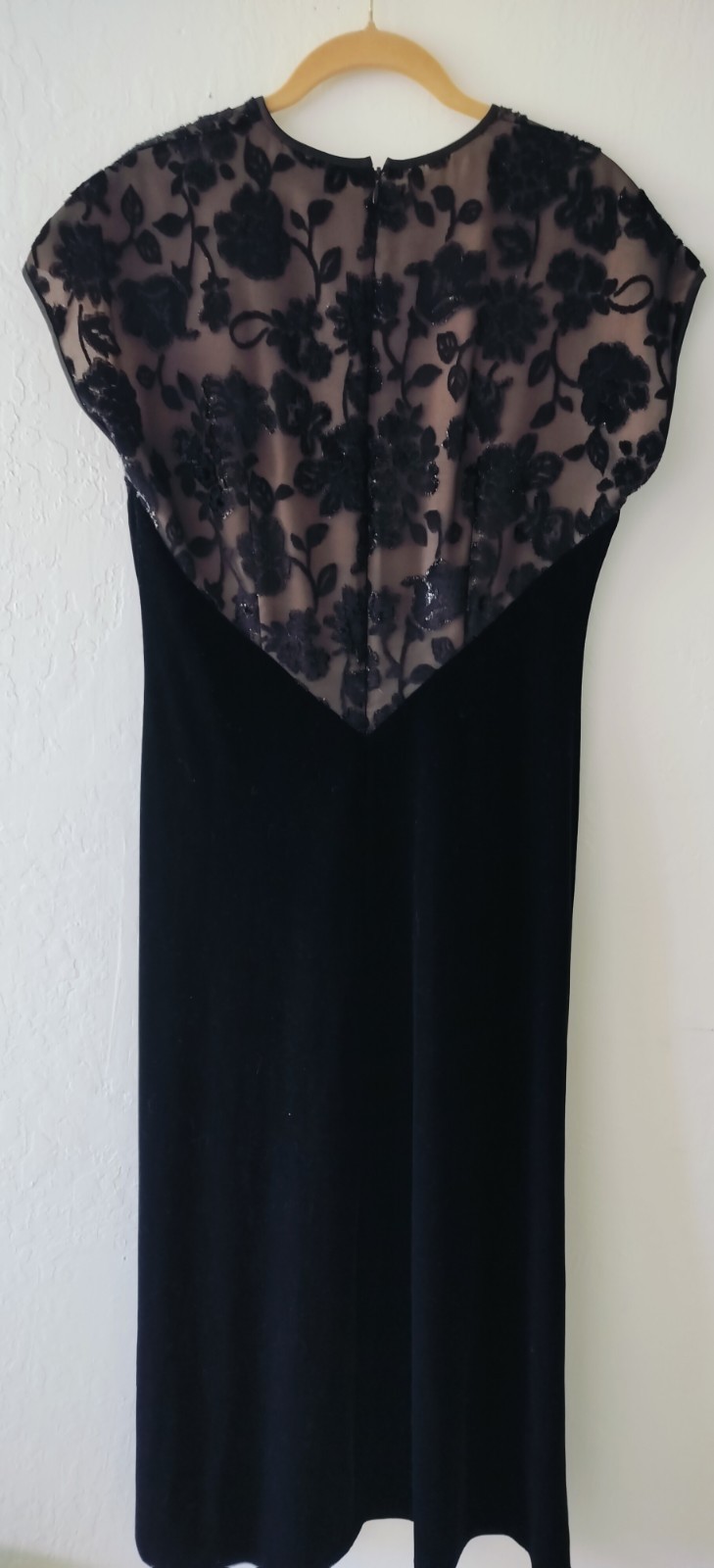 Vintage 90s Jeffrey & Dara Evenings by Tom Barra Velvet Gown Black Floral 10P