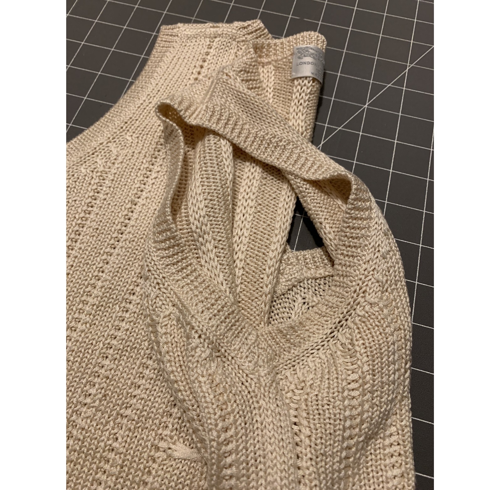 Vintage Archive 80’s Burberry 100% Silk Undyed Knit Sweater Vest – M
