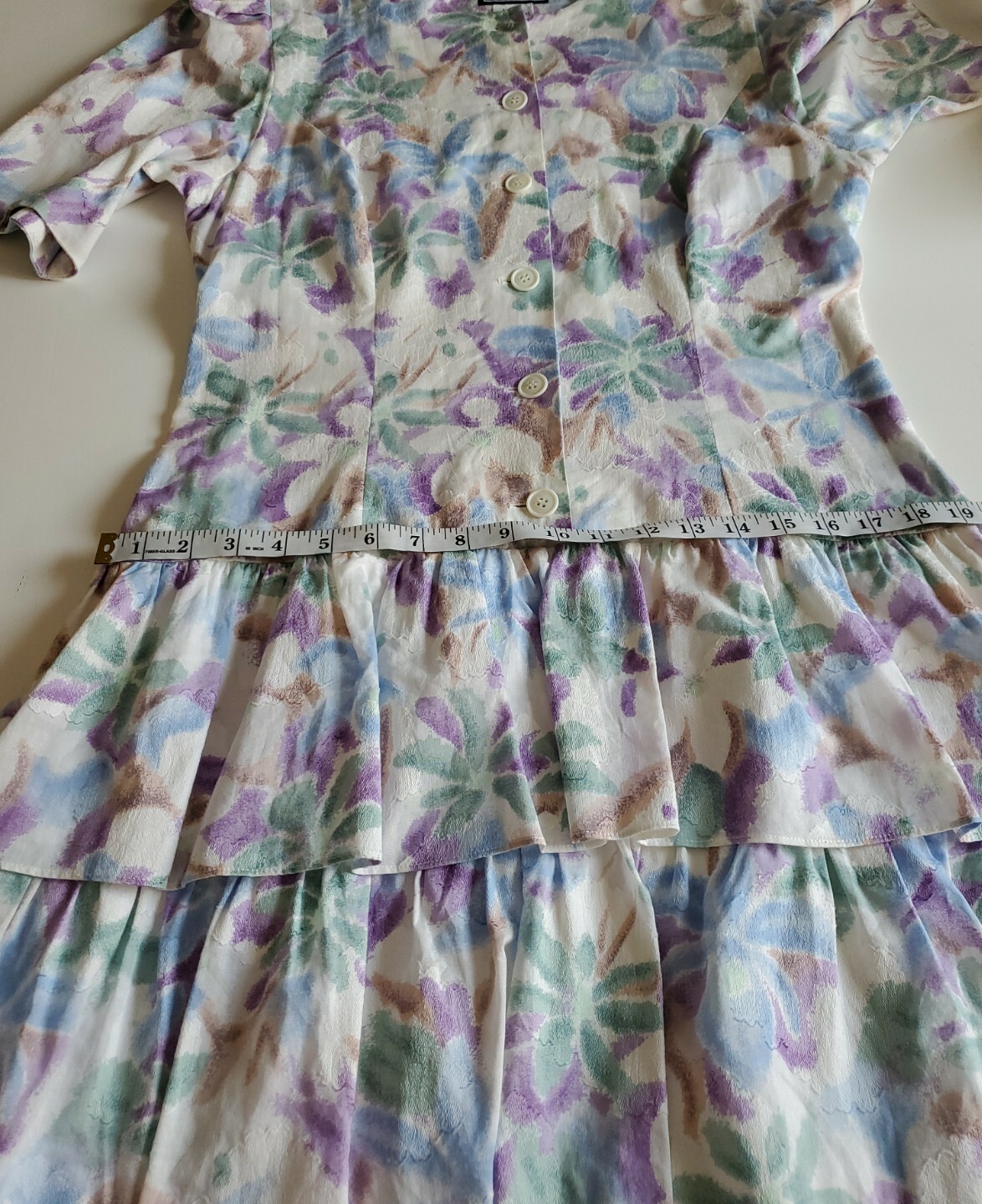 VINTAGE DW3 WOMAN FLORAL DRESS SHORT SLEEVES MULTI-COLOR USED