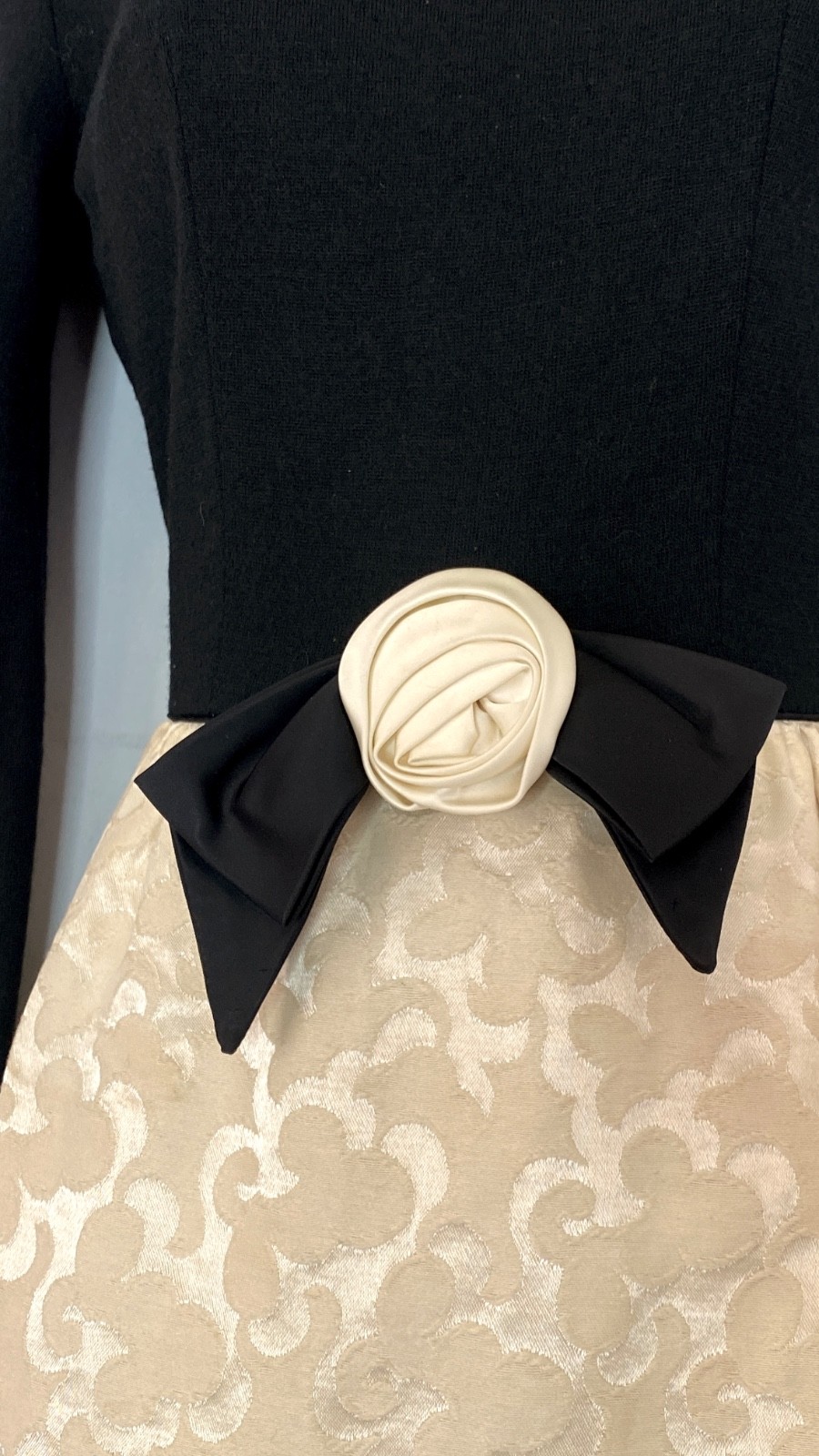 Vintage 1950s black white formal dress XS ivory knee long sleeve wool rosette