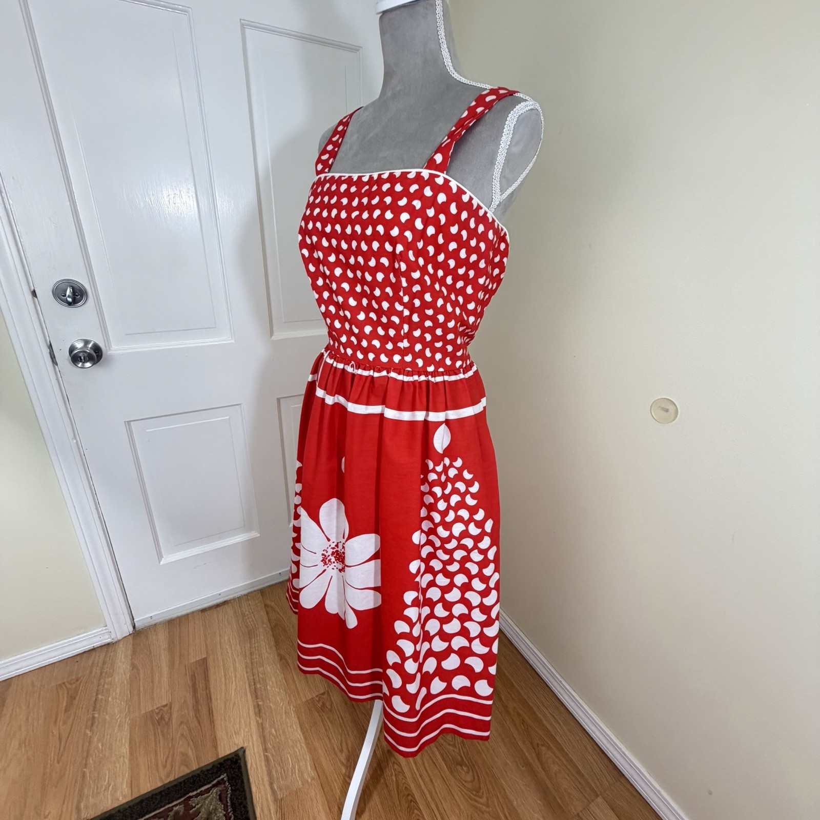 Vintage 70s Jenni Dress 9/10 Red White Floral Fit Flare Rocability Retro Pin-up
