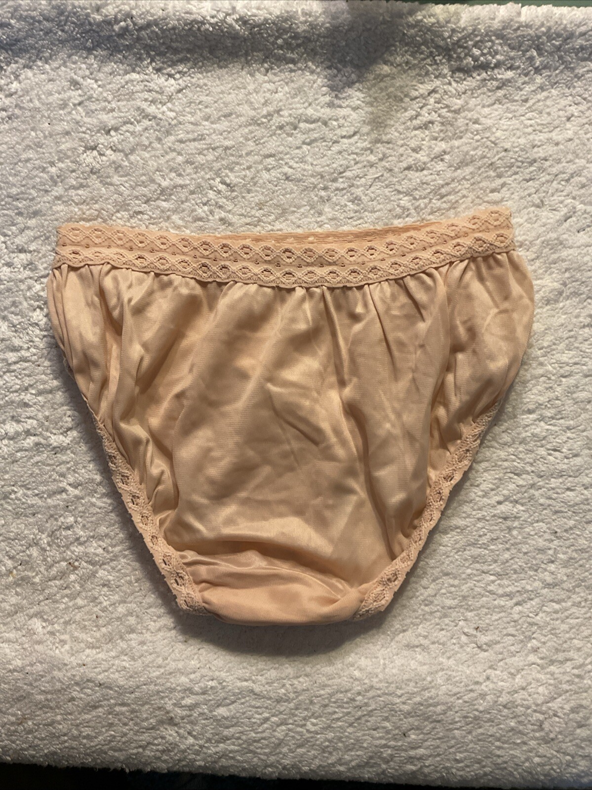 Maidenform No Show Panty Nylon & Lace Hipster Bikini Panties 4 Small USA