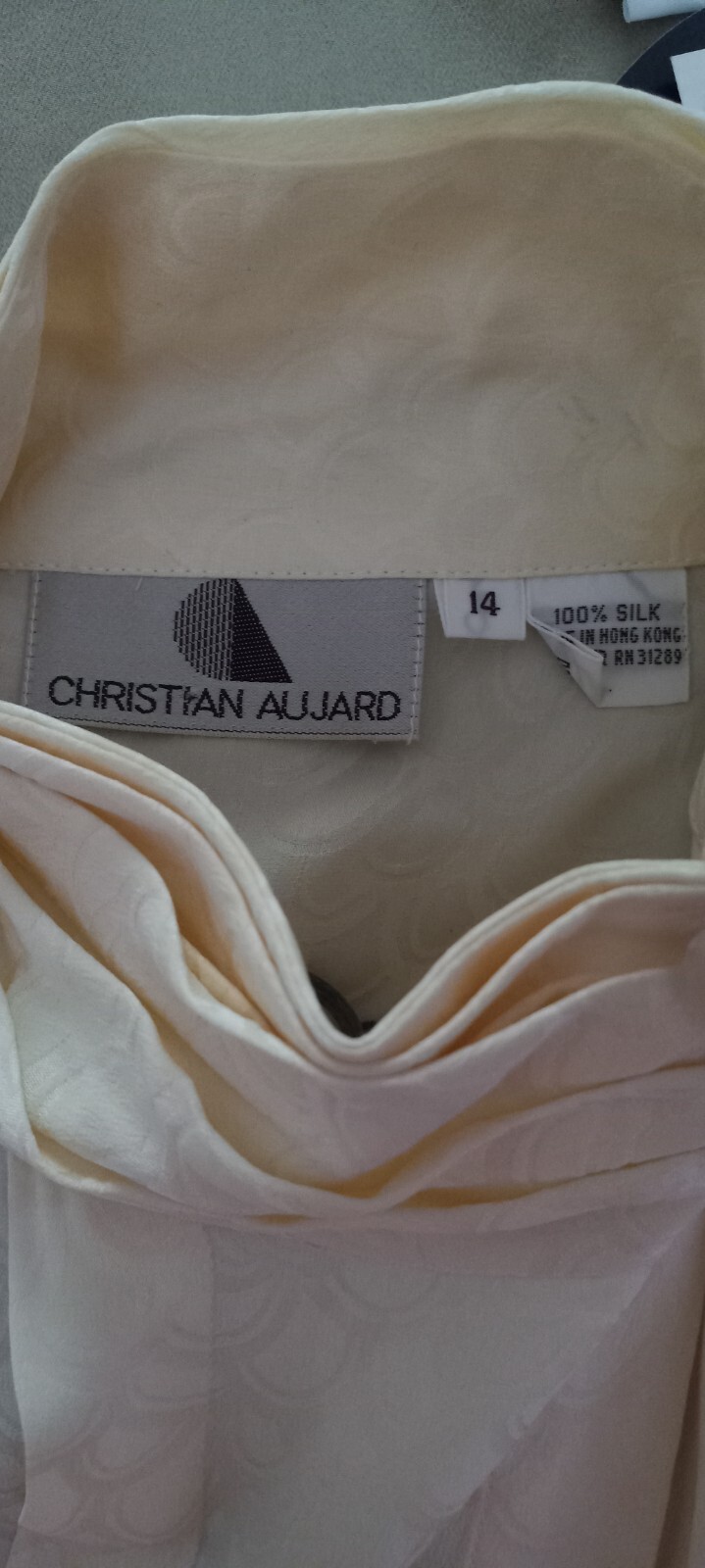 NWOT Vintage 100% Silk Blouse 14 Long Sleeves Top Button Up Down Cream Ivory