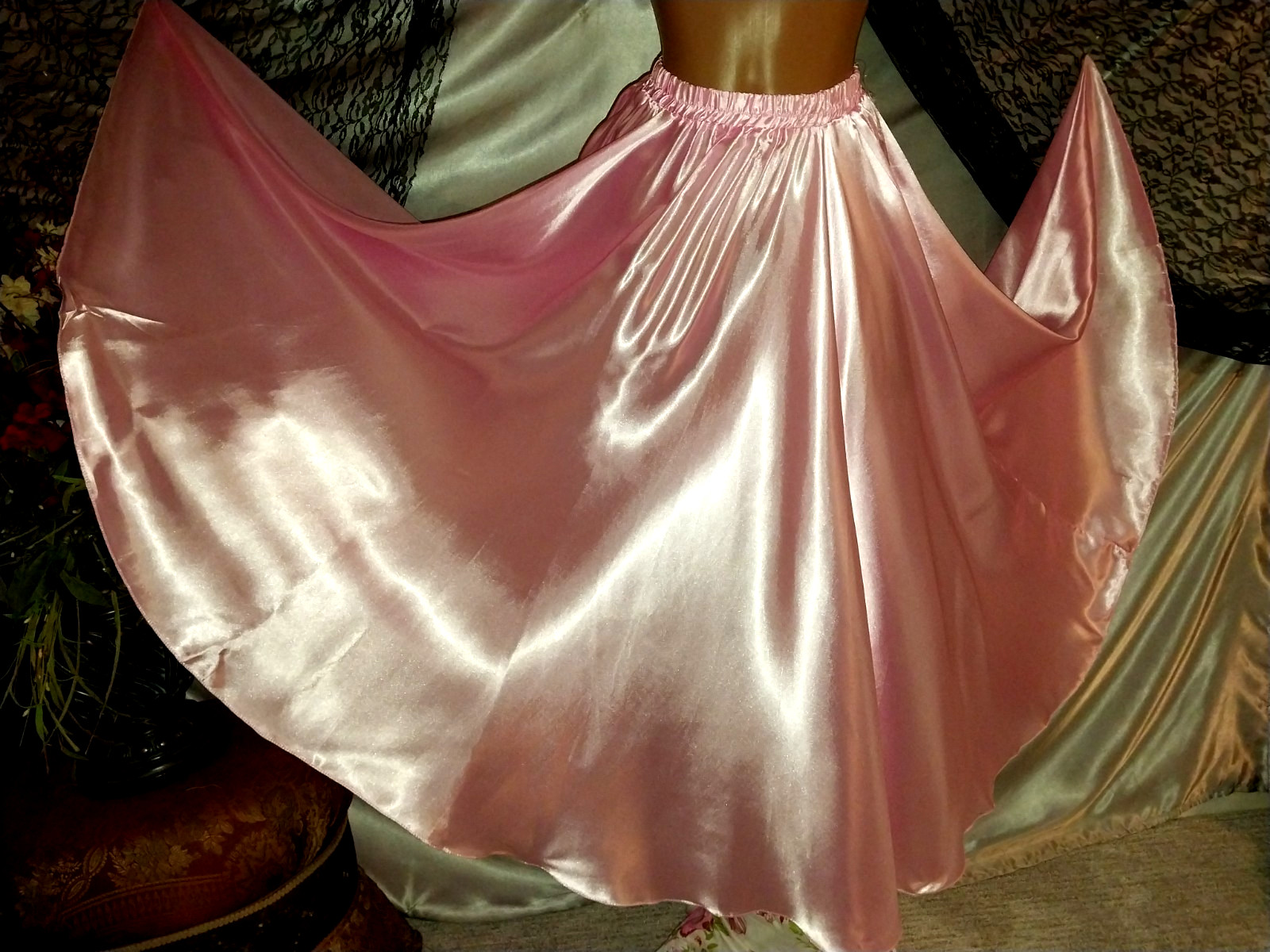 VTG SATIN LIQUID PINK GRAND SWEEP TWIRLY FLARE SKIRT SHINY GLOSSY LUXE SML NEW