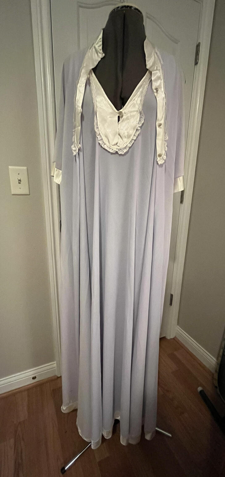 VINTAGE SET 2-PIECE NYLON PEIGNOIR NIGHT GOWN & ROBE PALE PURPLE MEDIUM