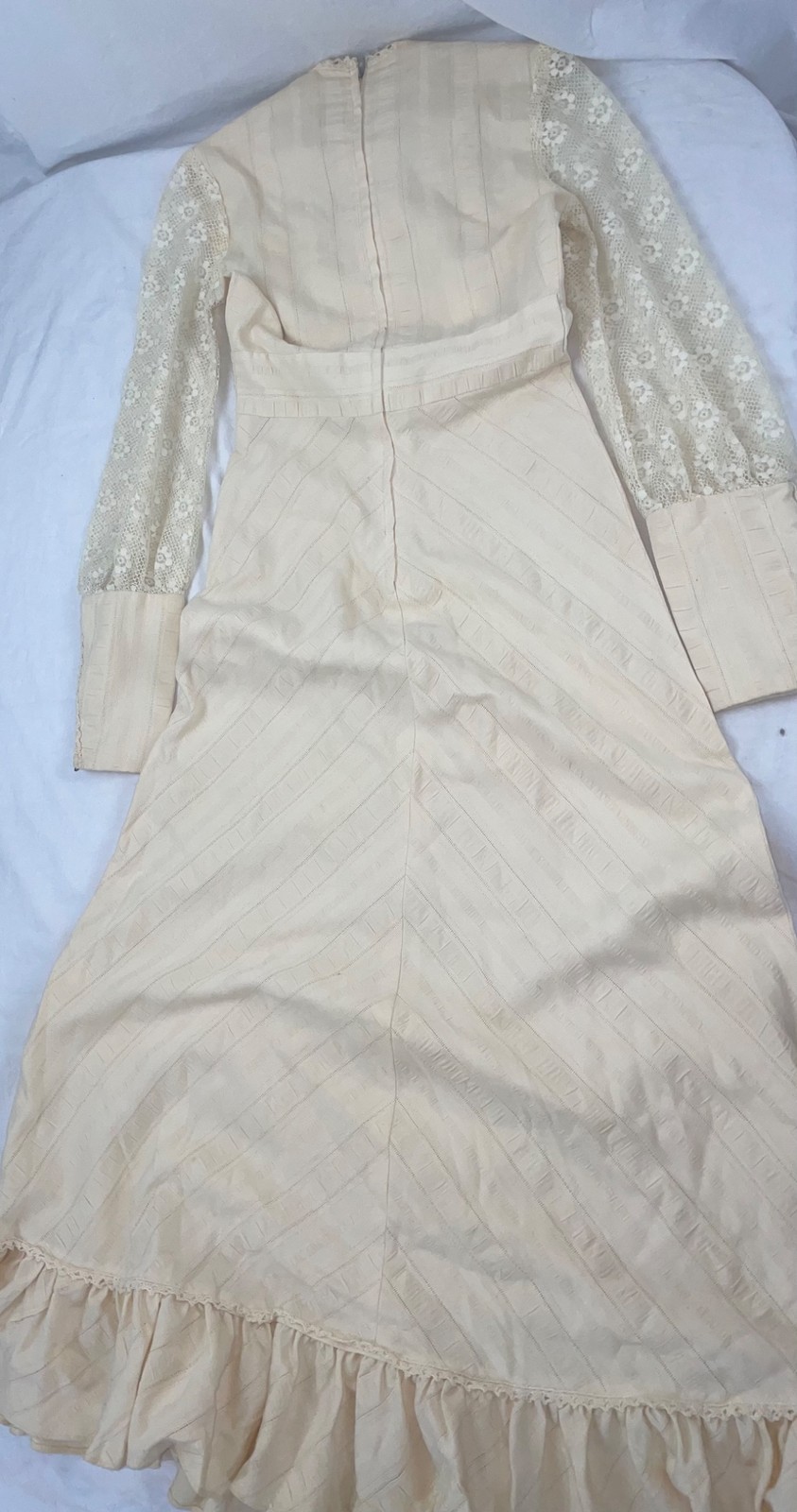 VTG WOMENS 60S RENAISSANCE PRINCESS WHITE LACE LONG SLEEVE WEDDING STYLE DRESS