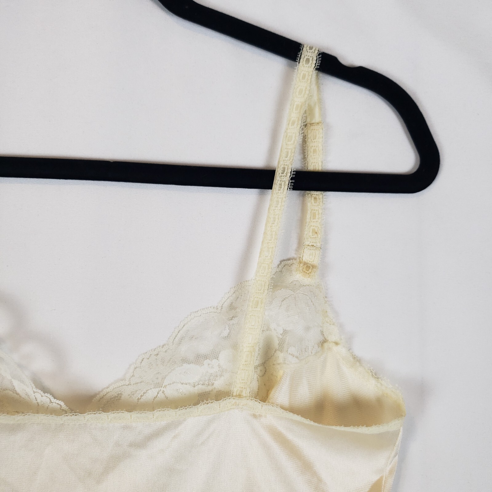 Vintage Kayser Nylon Full Slip Womens 32 Tall Small Lace Trim Thigh Slit Beige