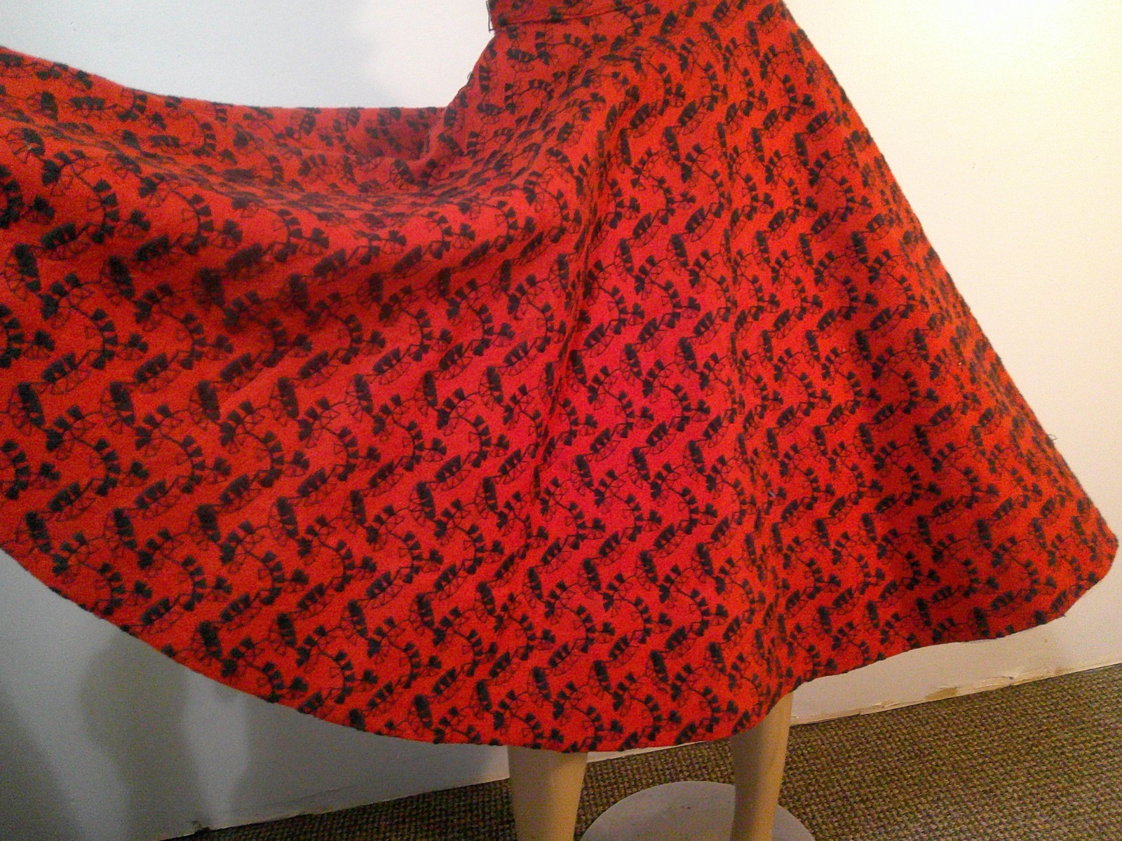 Vtg 50s Rockabilly Red Wool Felt Embroidered Swing Full Sweep Circle Skirt XS