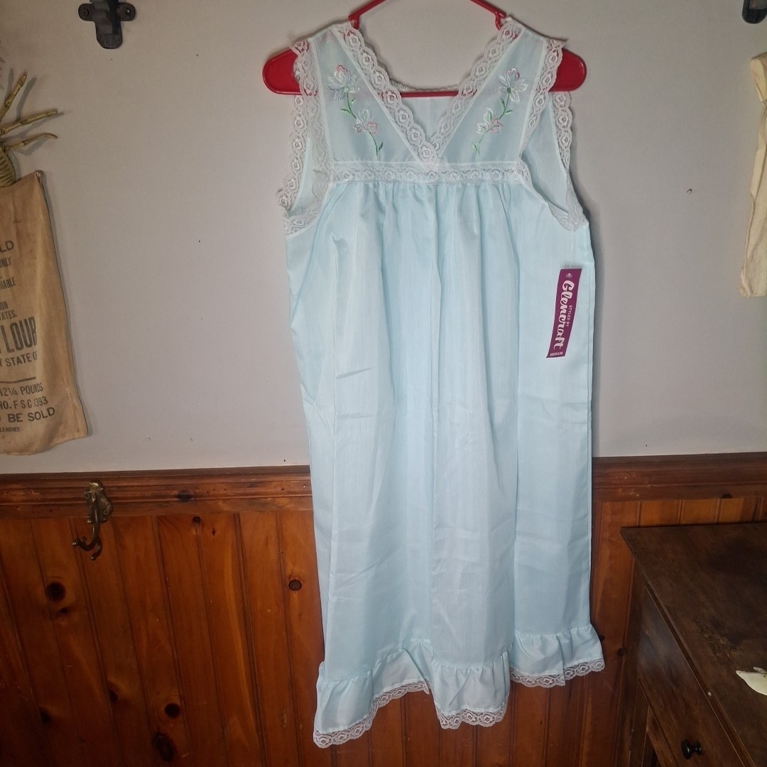 Vintage 1970s Glencraft Union Made – USA – Lace Cottage Core Nightgown NWT