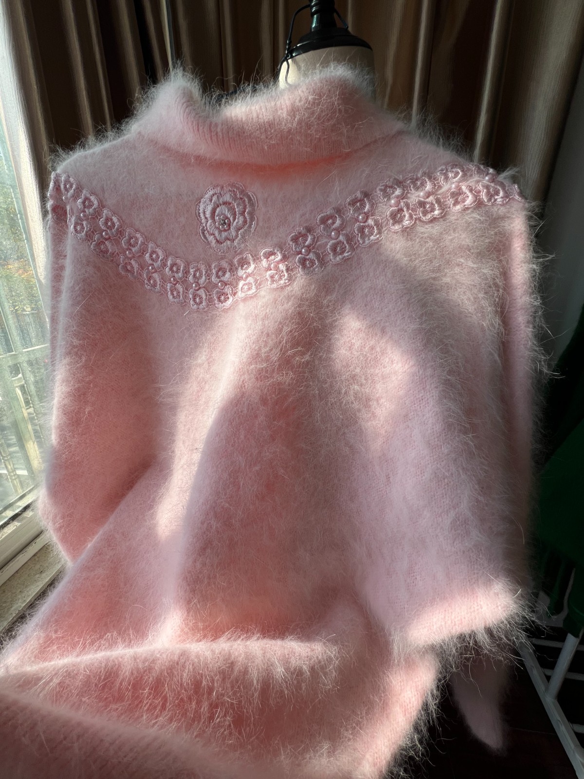 80% Angora Vintage Jumper Blended Super Soft Fluffy Fuzzy Pullover