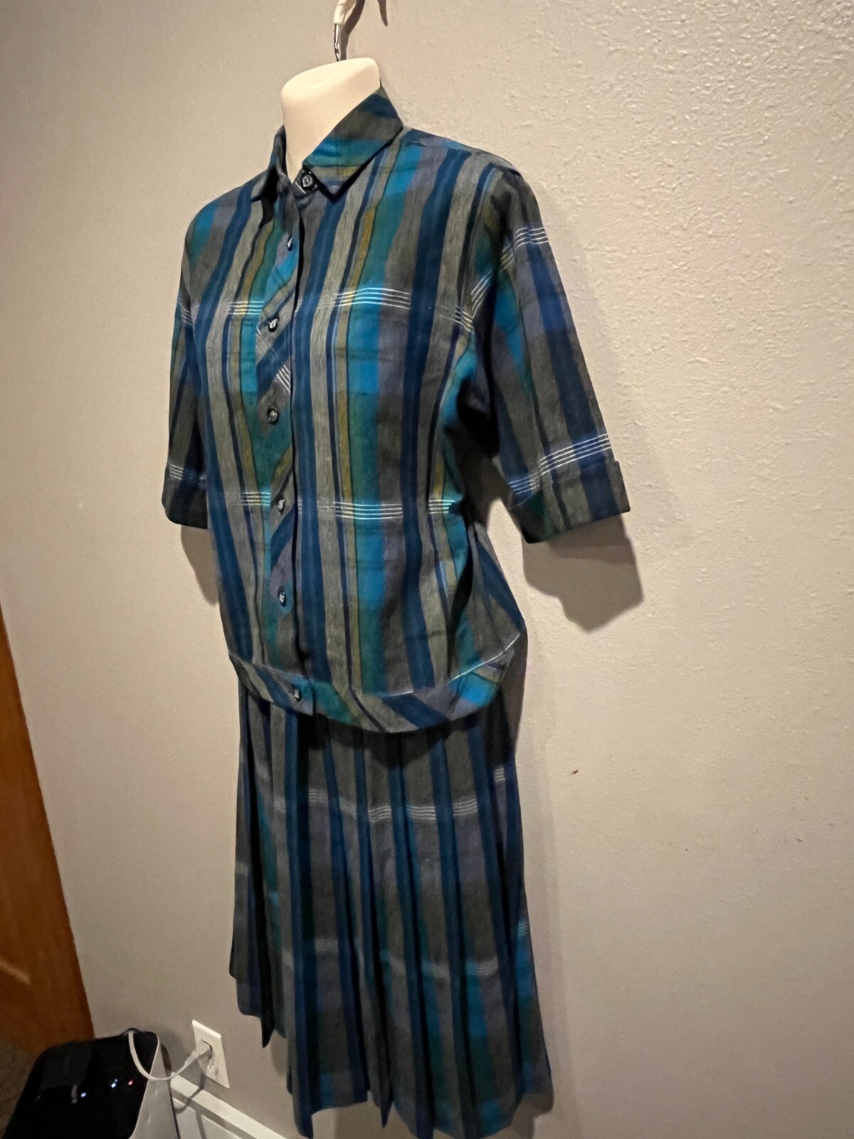 Women’s Vtg CENTURY OF BOSTON Plaid Skirt & Short Sleeve Jacket Size S