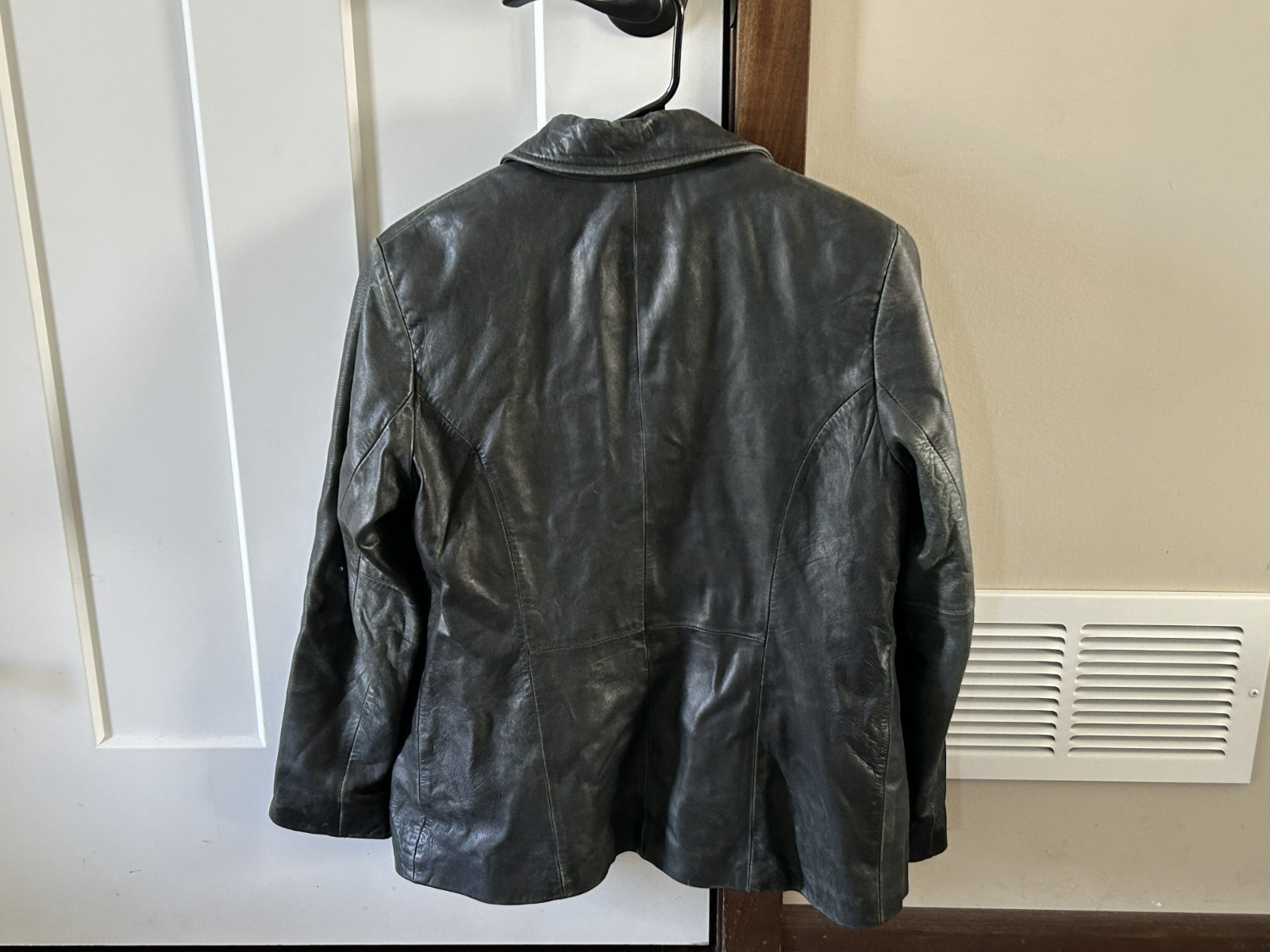 Vintage Wilsons Leather Pelle Studio Women’s Leather Jacket (Xsmall)