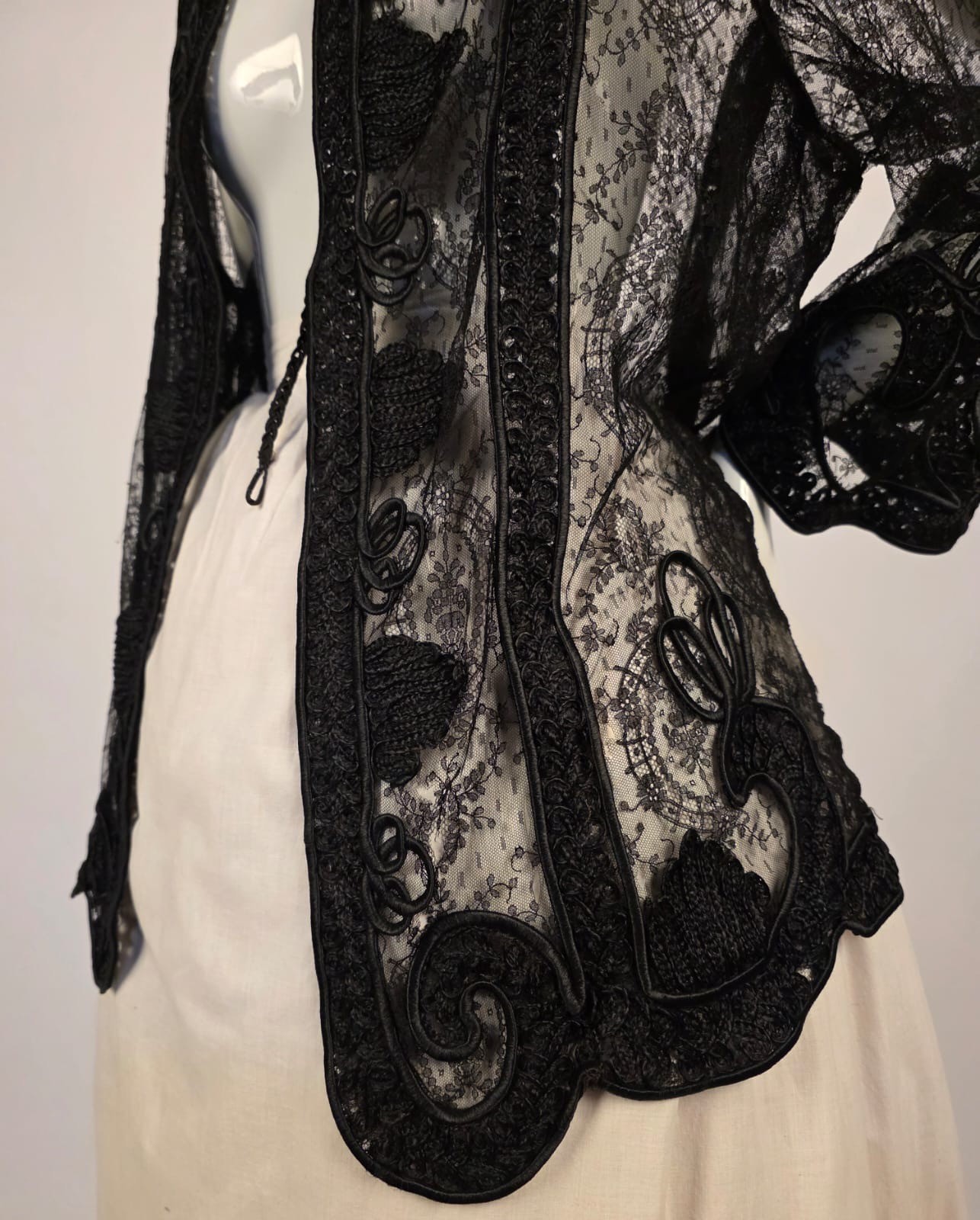VICTORIAN 19TH C BLACK SILK CHANTILLY LACE JACKET AS ACQUIRED FOR STUDY PATTERN