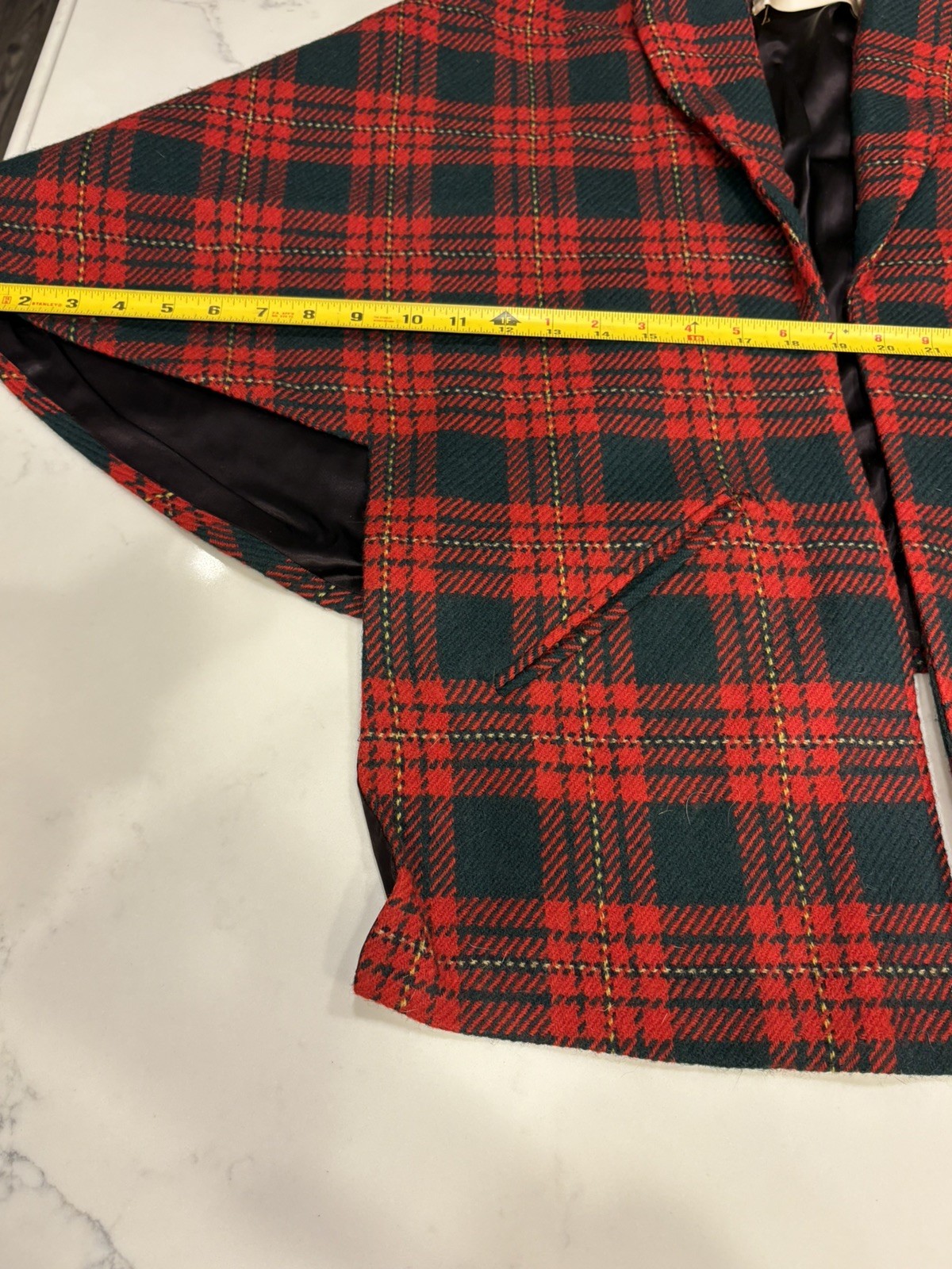 Vintage 1960s Best & Co Fifth Ave. NY Wool Plaid Cape Red and Green Plaid