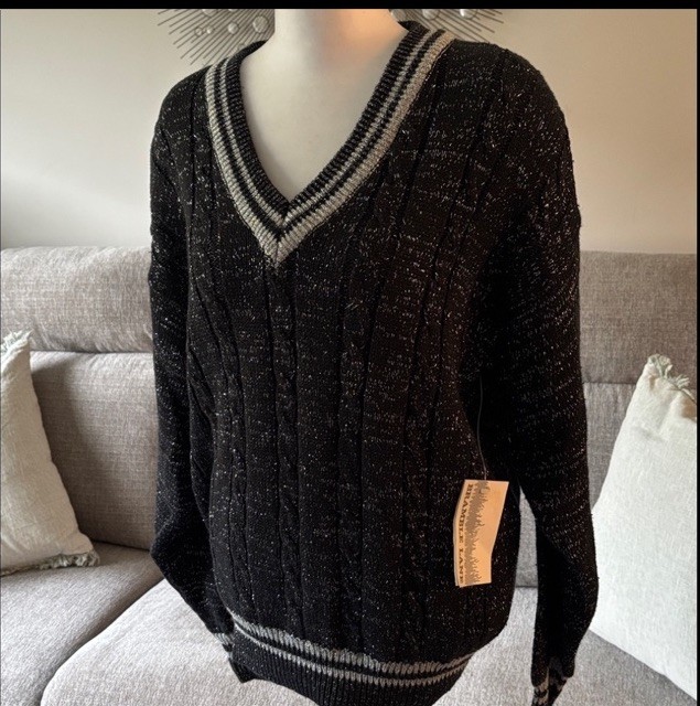 Bramble Lane Vintage 1980’s Black and Silver V-Neck Women’s Sweater LARGE NWT