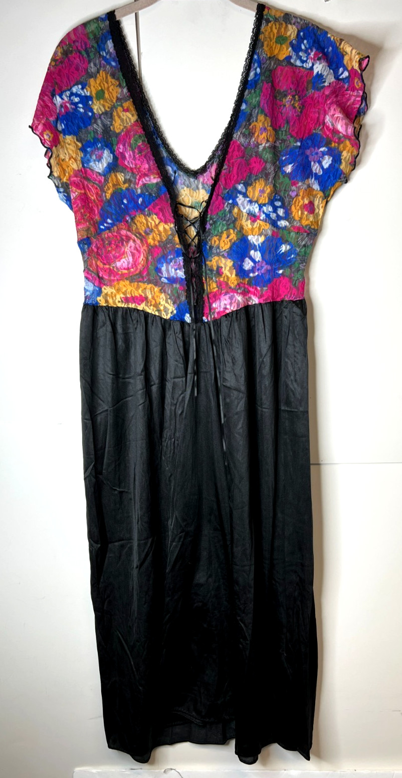 VTG Vandemere Size Large Multi-Color Lace Black Satin Nightgown Lace Up Bodice