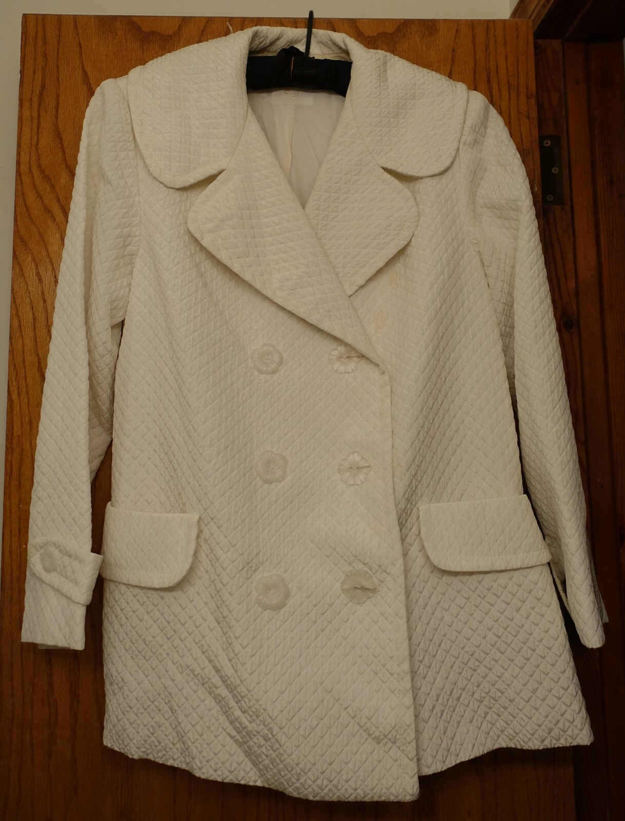 ANNA SUI VINTAGE 1990S WHITE QUILTED WIDE COLLAR DOUBLE BREASTED JACKET MEDIUM