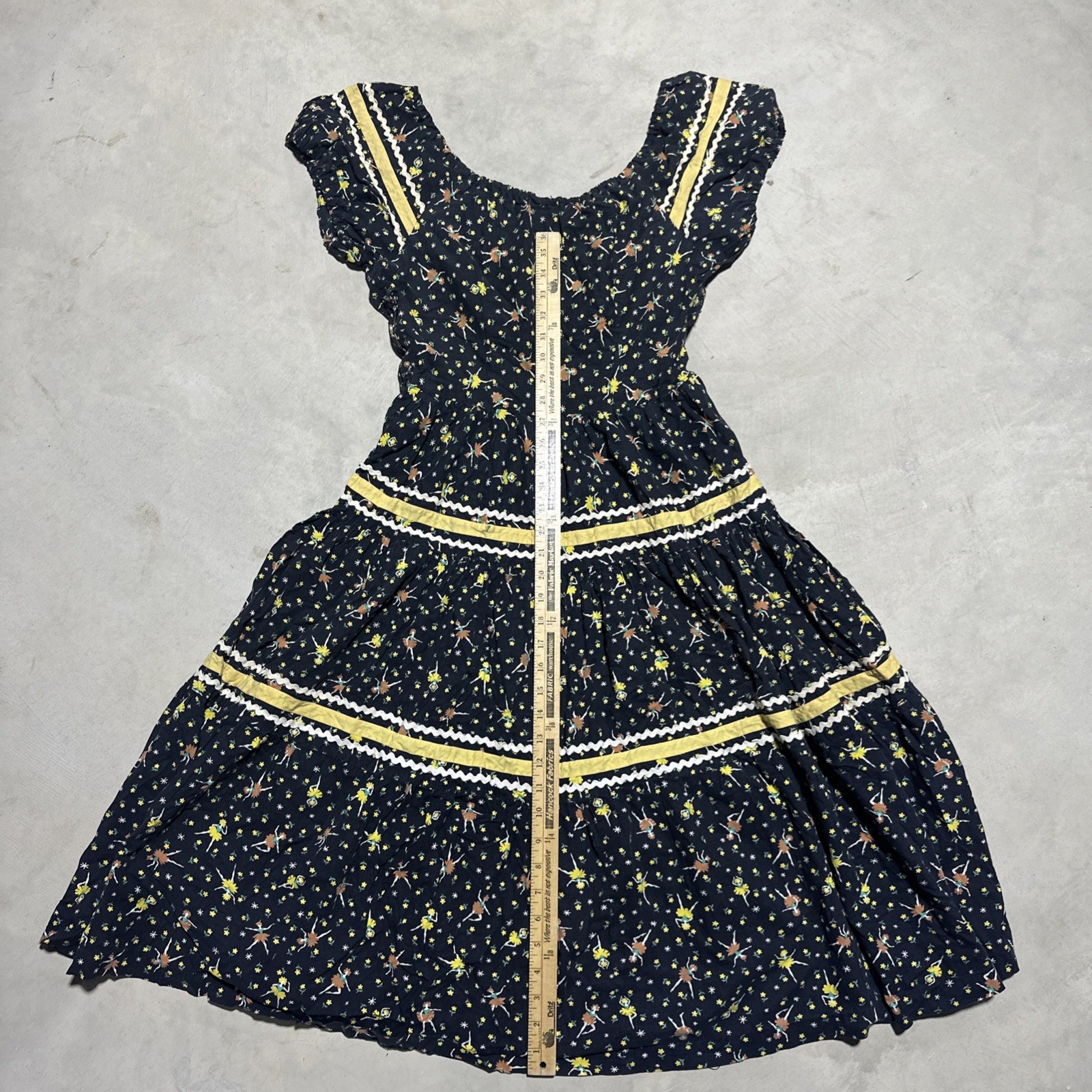 Vintage 1960s Floral Dancer Prairie Style Cotton Dress with Lace Trim Paisley