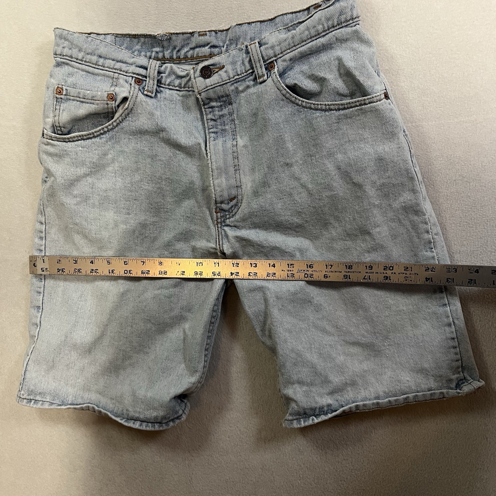 Vintage Levi’s 532 Denim Blue Jean Shorts Women’s Size 34 10” Inseam Light Wash