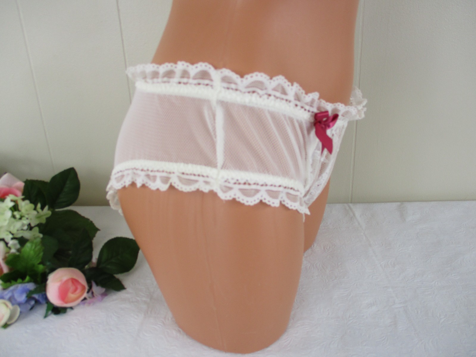 VTG Victoria’s Secret Sexy Little Things sz. L Ivory Lace Frilly Panties Bows