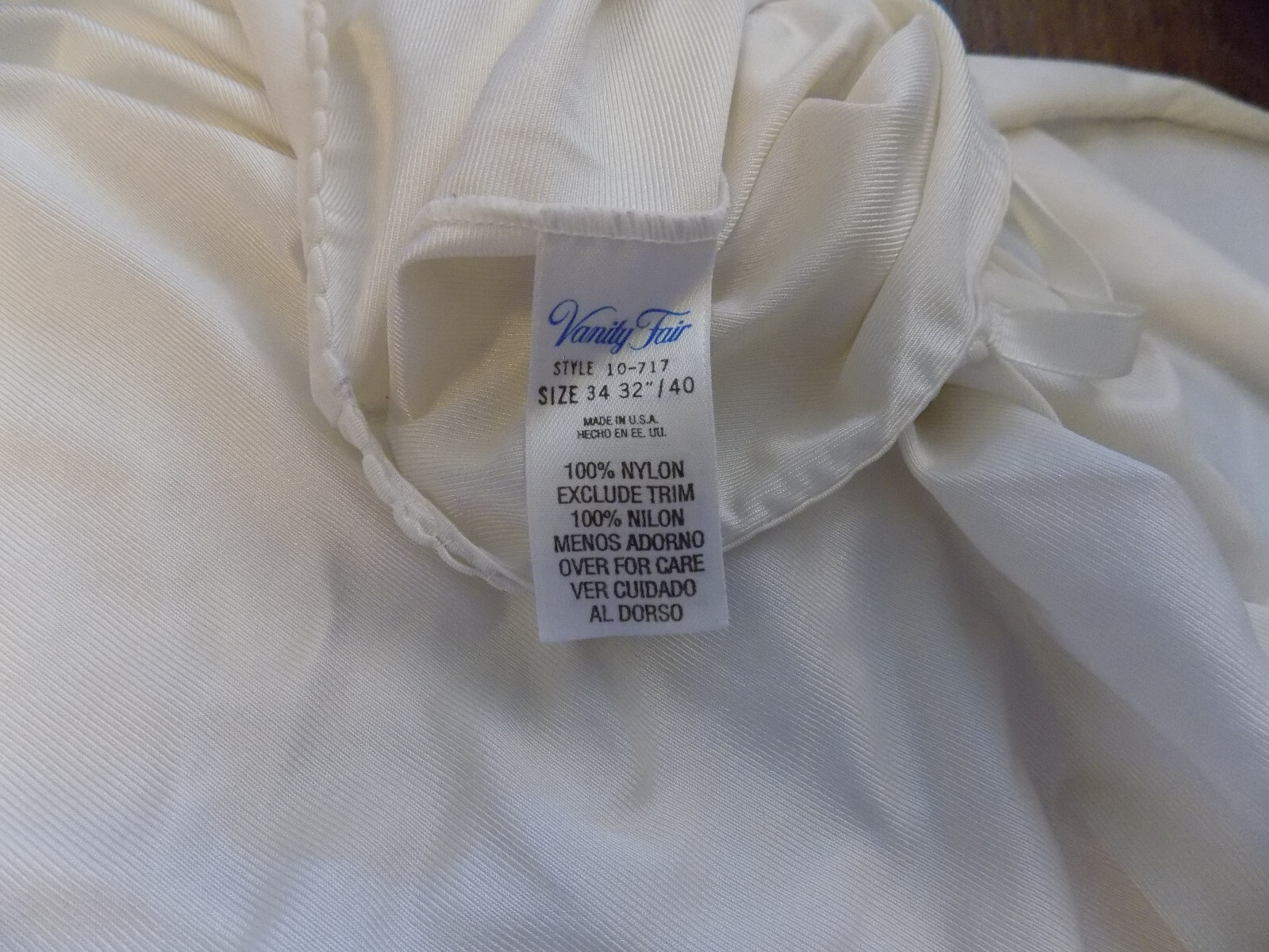 VANITY FAIR Vtg Long Ivory Slip Nightgown sz 34 32″-40″ length Scallop edge EUC
