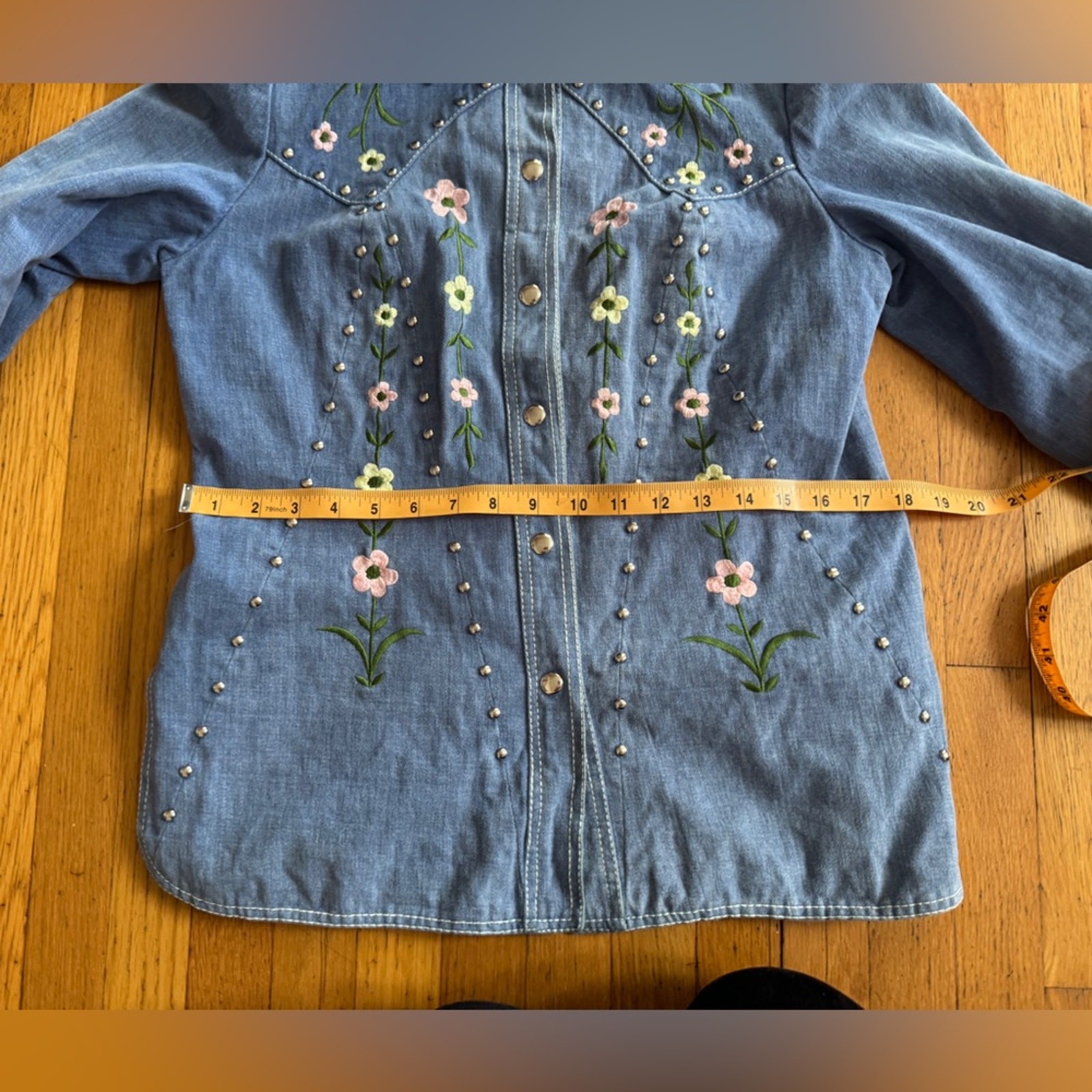 70s Vintage Gina Teresa Studded Denim Jacket w Floral Embroidery
