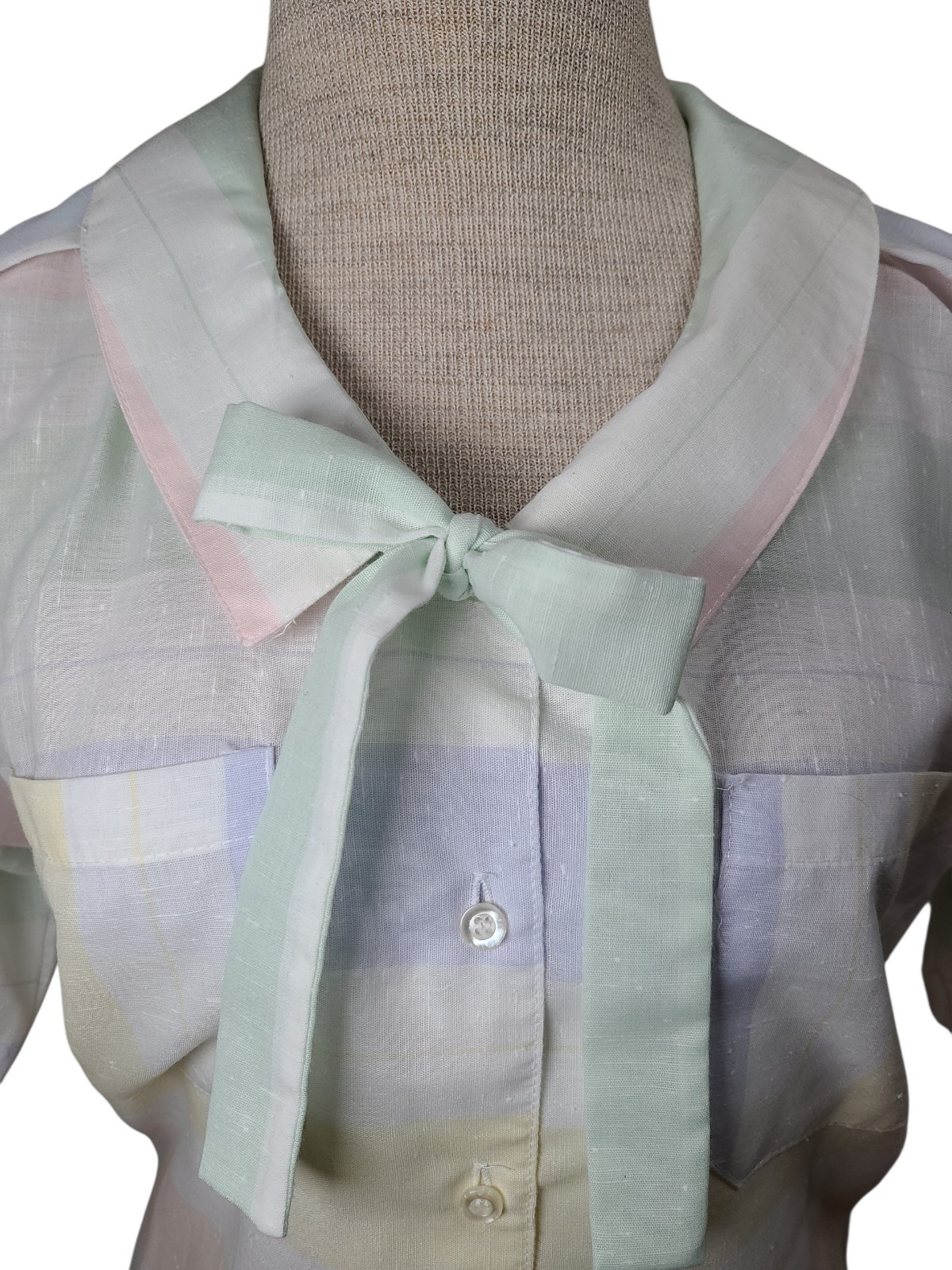 Carrie Beene Vintage 70s Button Up Short Sleeve Neck Bow Pastel Summer Medium