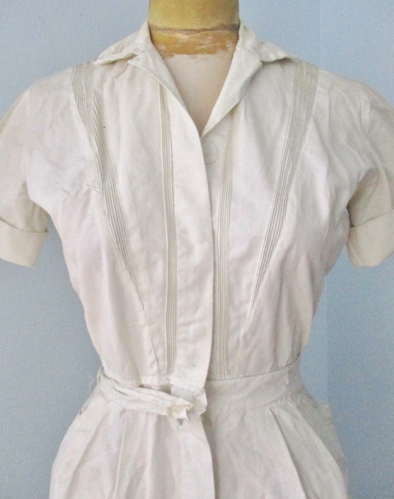 Vtg 40s 50s white cotton nurse uniform dress micro pleat trim snap front S