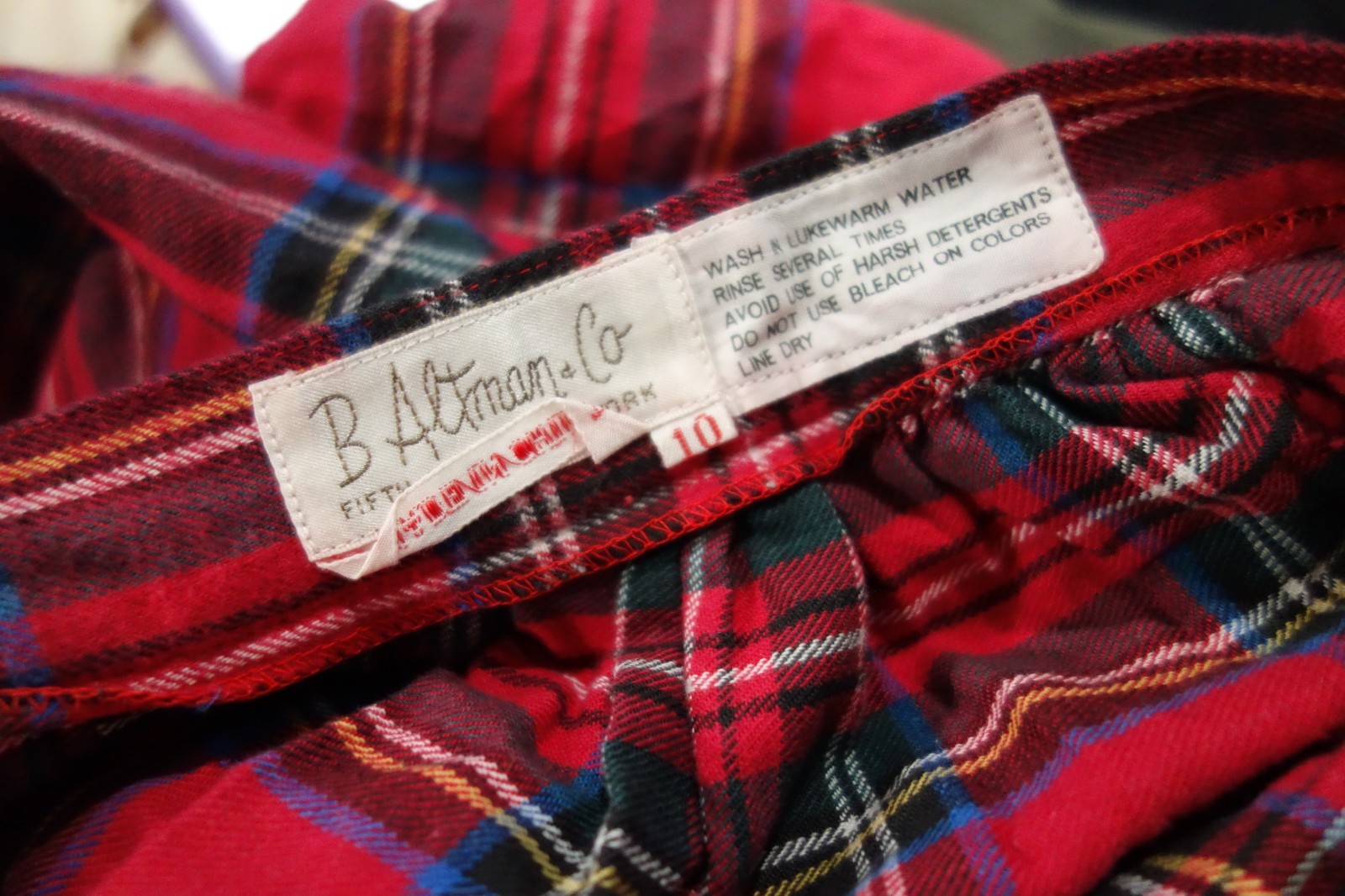 VINTAGE B. ALTMAN AND CO. RED TARTAN PLAID FLANNEL SKIRT ENSEMBLE OUTFIT M