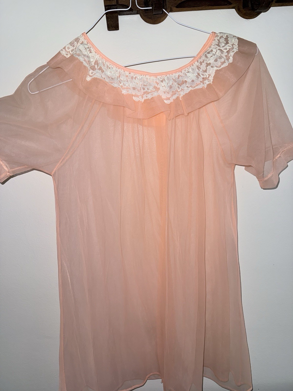 Vintage Sheer Peach Nylon Peignoir Lace Trim Short Nightgown M 50s 60s Glam