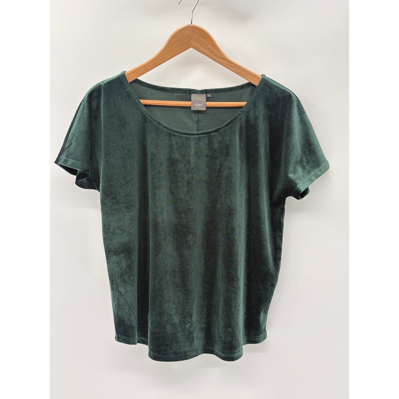 Ichi by Antiquities Top Velvet Short Sleeve Women Size Small Green Scoop Neck