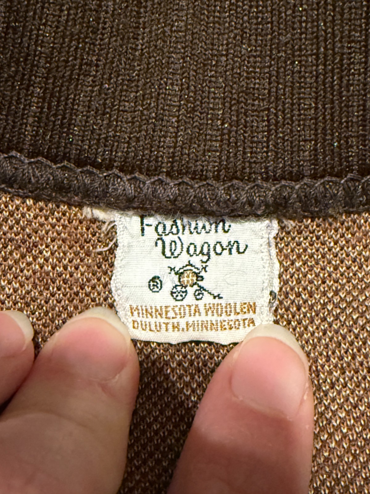 Vtg 1960’s Fashion Wagon Long Sleeve 4 Button Brown Plaid Shirt – Rare!