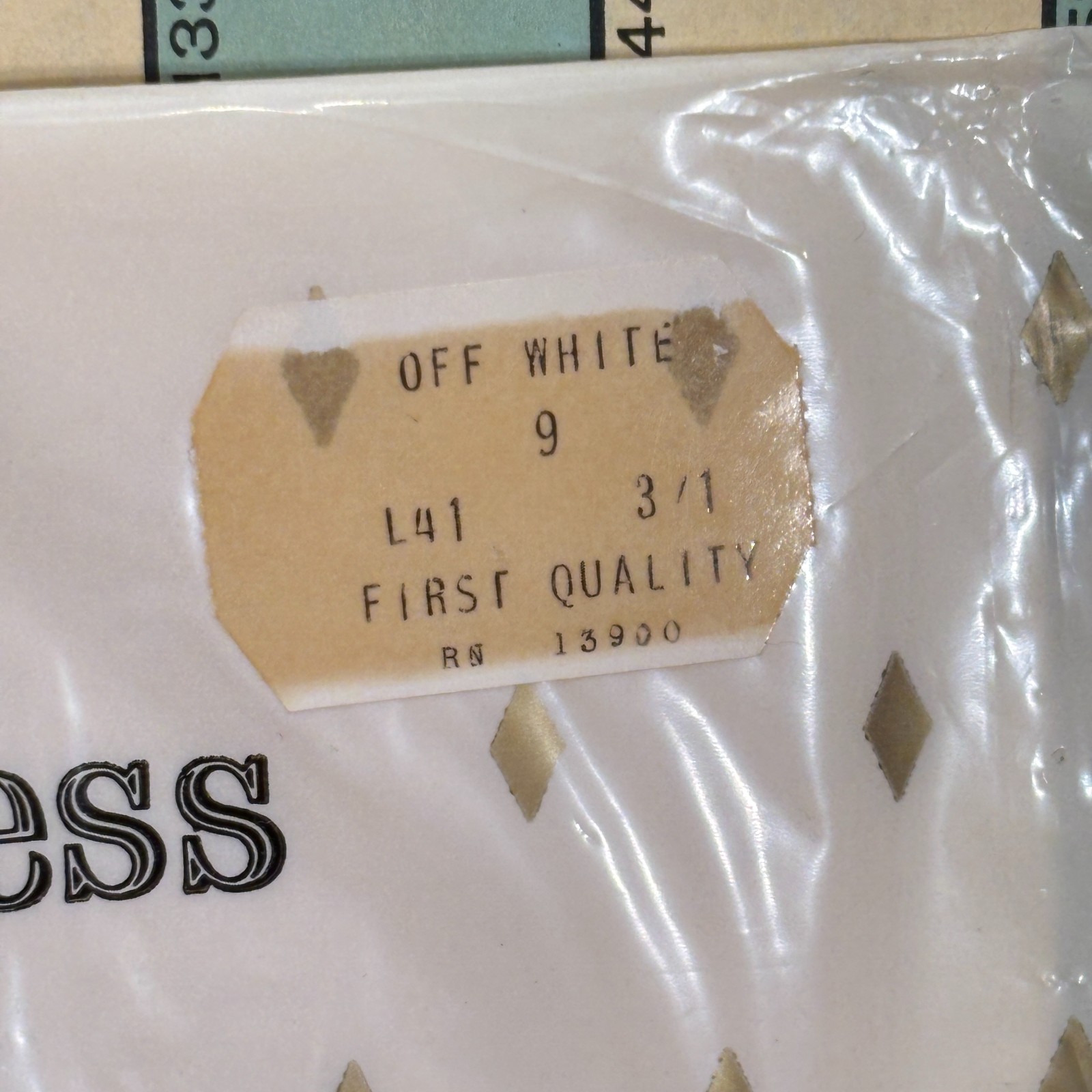 Vtg First Quality Seamless Nylons Sheer Textured Off White Size 9 L41-3/1 NOS