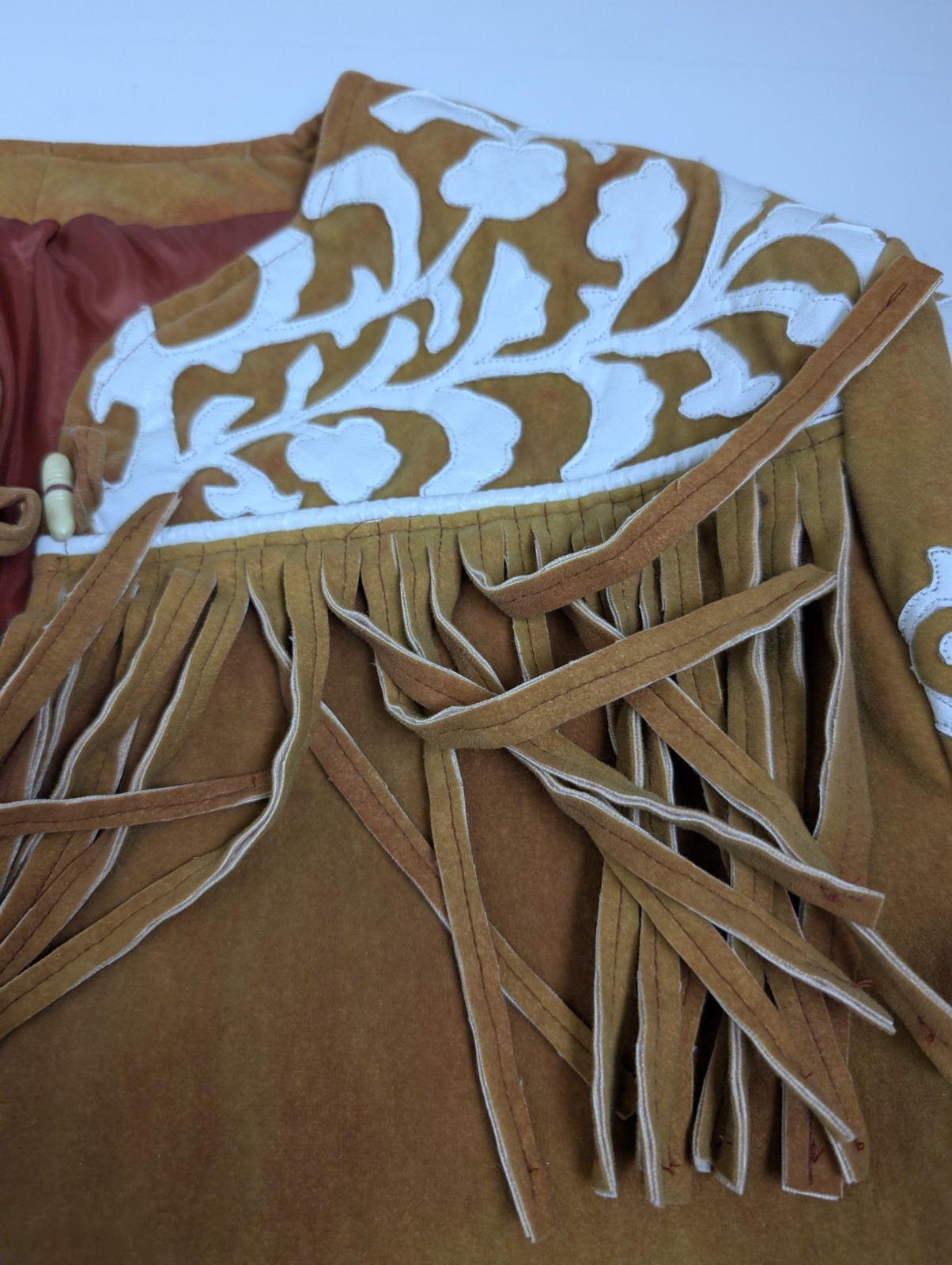VTG Western Suede Fringe Jacket White Floral Applique Boho Toogle Coat 23×24