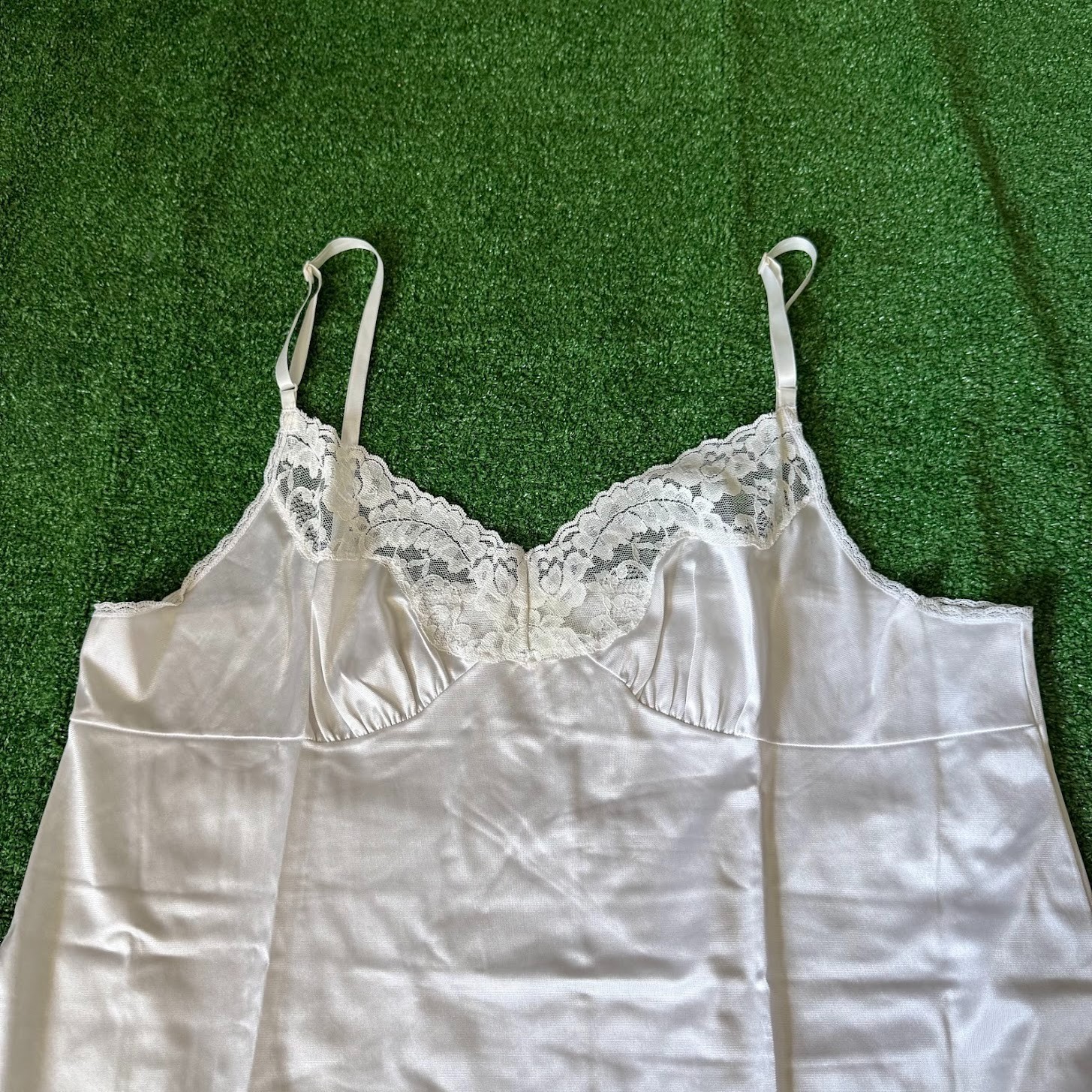 Vintage Vassarette Full Slip White Nylon Tricot Lace Bodice Made In USA Size 44