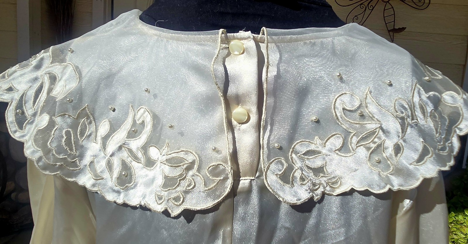 1980s LAURA AND JAYNE Poly Blouse Victorian Lace Embroidered Pearl Collar Sz 16