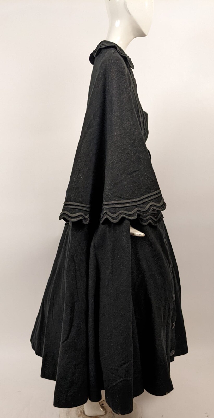 MID 19TH C BLACK & GRAY FLECKED WOOL 2 PC CLOAK W GUTTA PERCHA BUTTONS