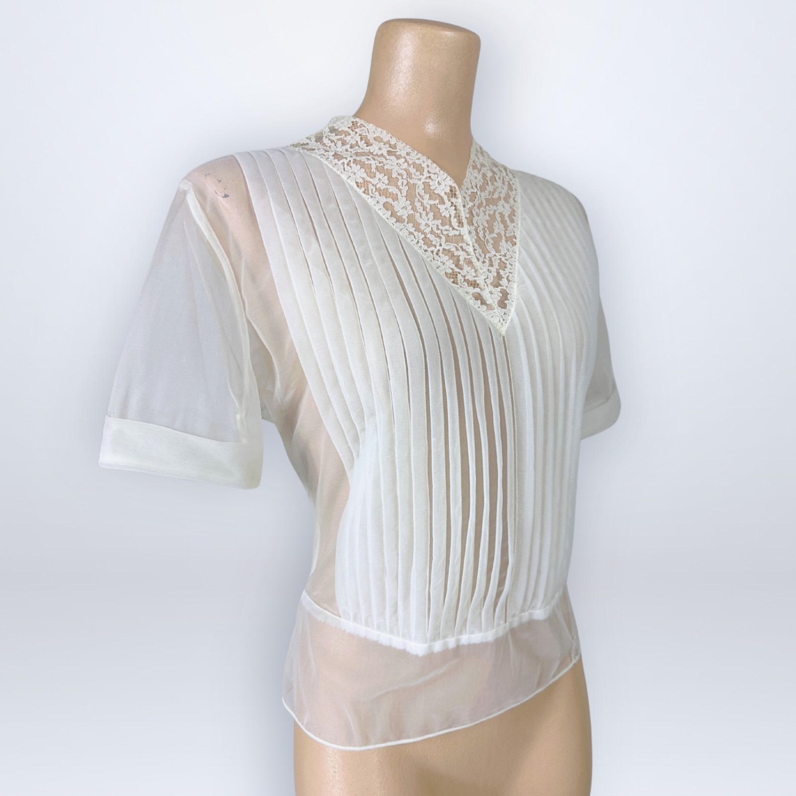 Vintage 1950s Eclipse Seattle Sheer Ecru Nylon Pleated Lace Blouse Button Back