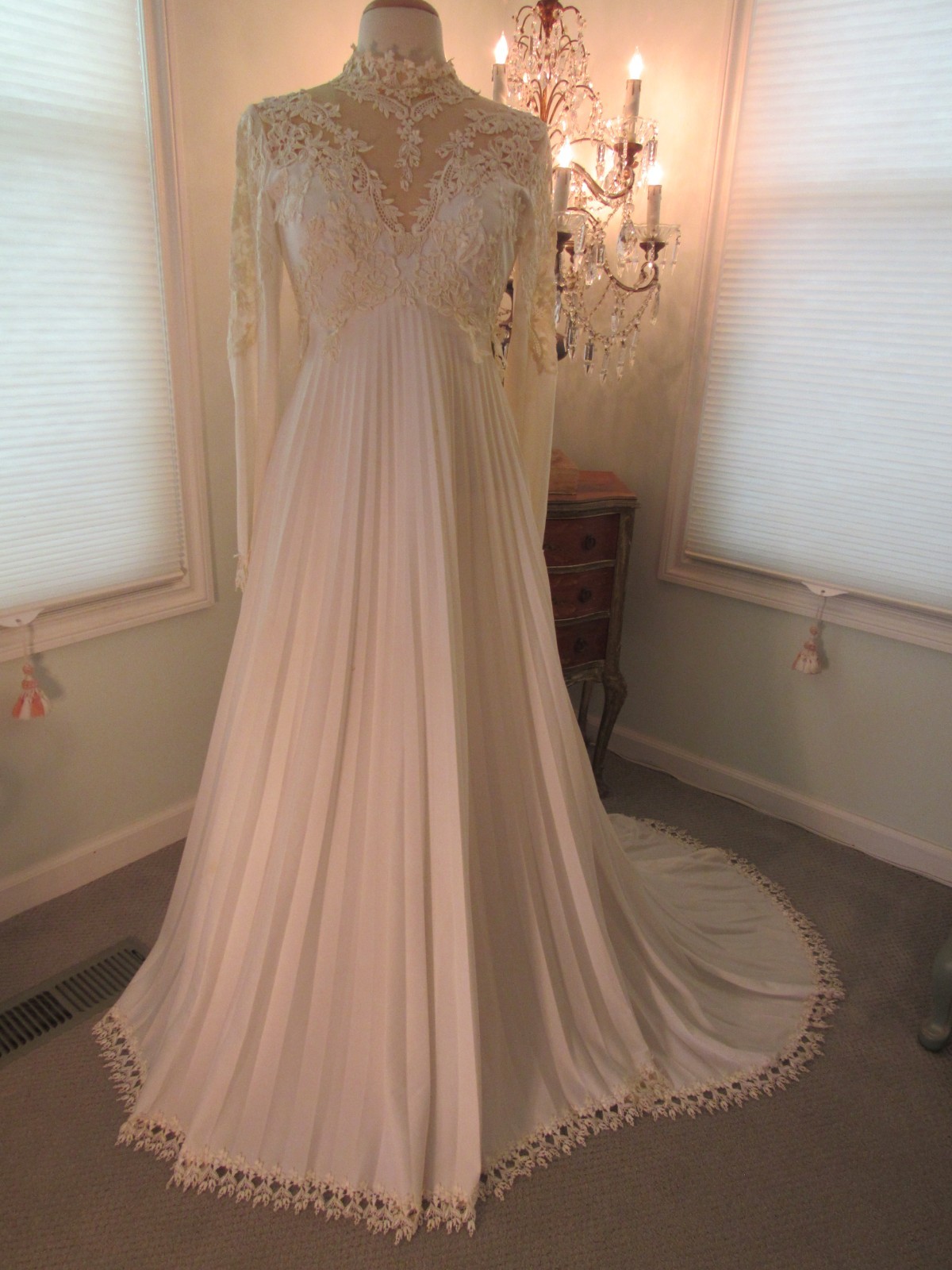 Vintage 1970’s Wedding Dress/Veil Original Owner GVC