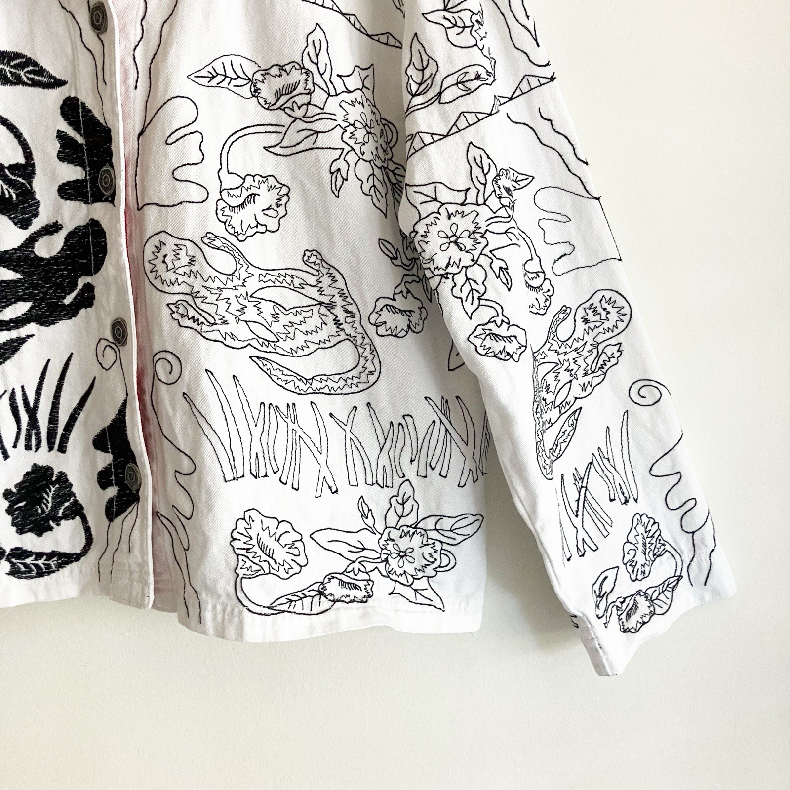 VTG Chicos Design Embroidered Jean Jacket Sz 3 / XL 16 White Denim Black Y2K